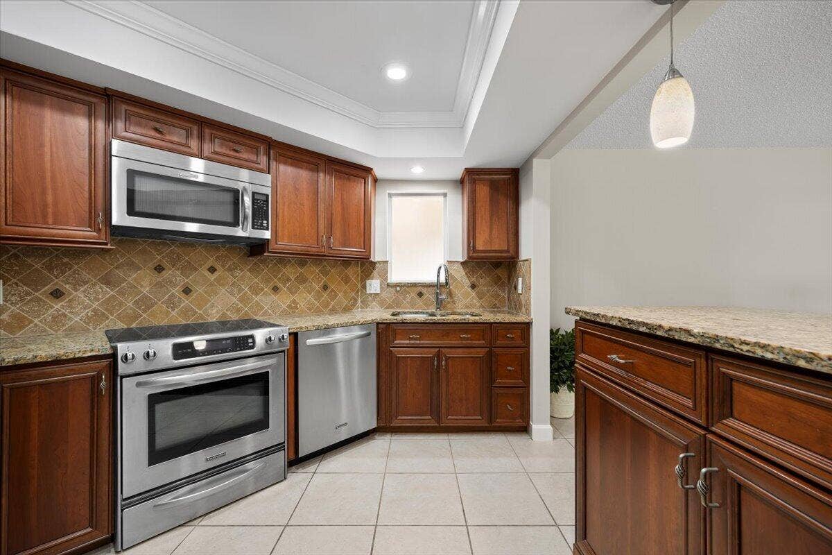 251 SEABREEZE Circle, Jupiter, Jupiter, FL 33477 Kitchen