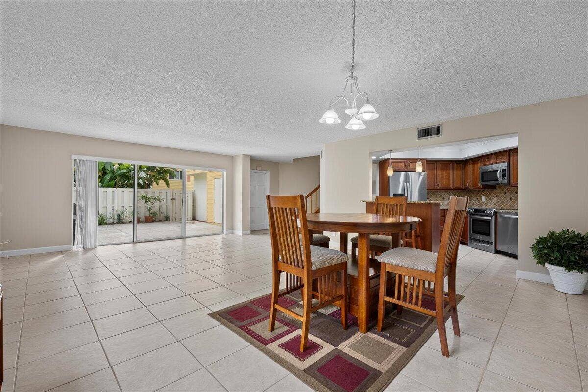 251 SEABREEZE Circle, Jupiter, Jupiter, FL 33477 Dining / Living