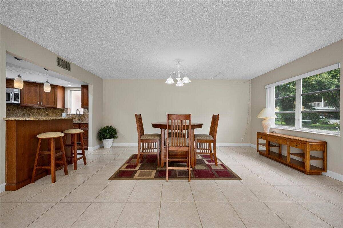 251 SEABREEZE Circle, Jupiter, Jupiter, FL 33477 Dining