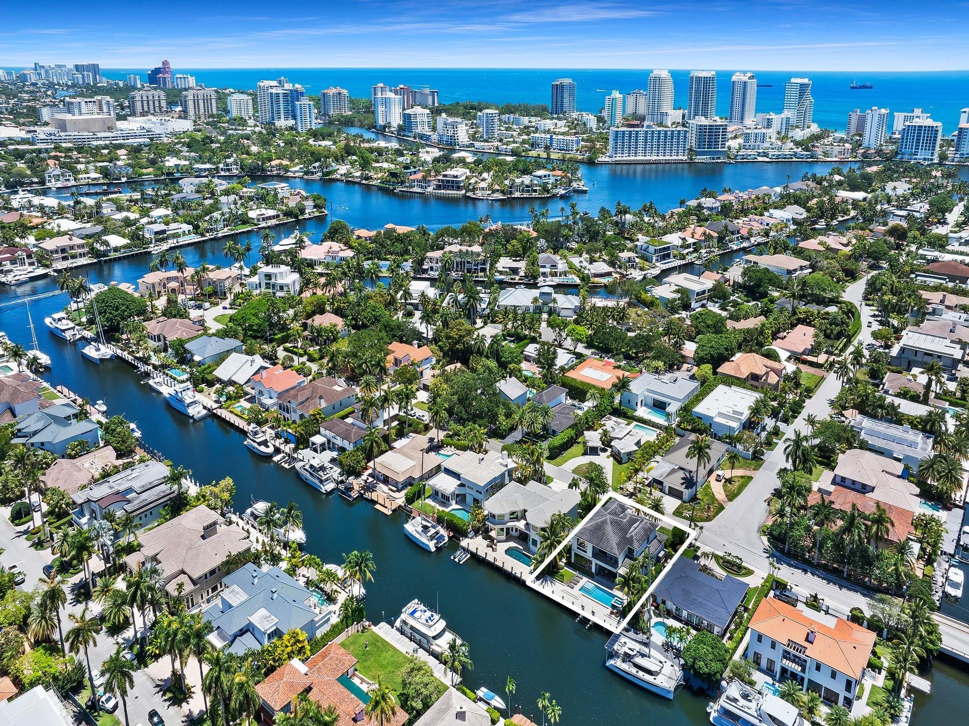 Known as the Boating Capital of the World, Fort Lauderdale offers unmatched access to waterways, marinas, and a vibrant nautical lifestyle.