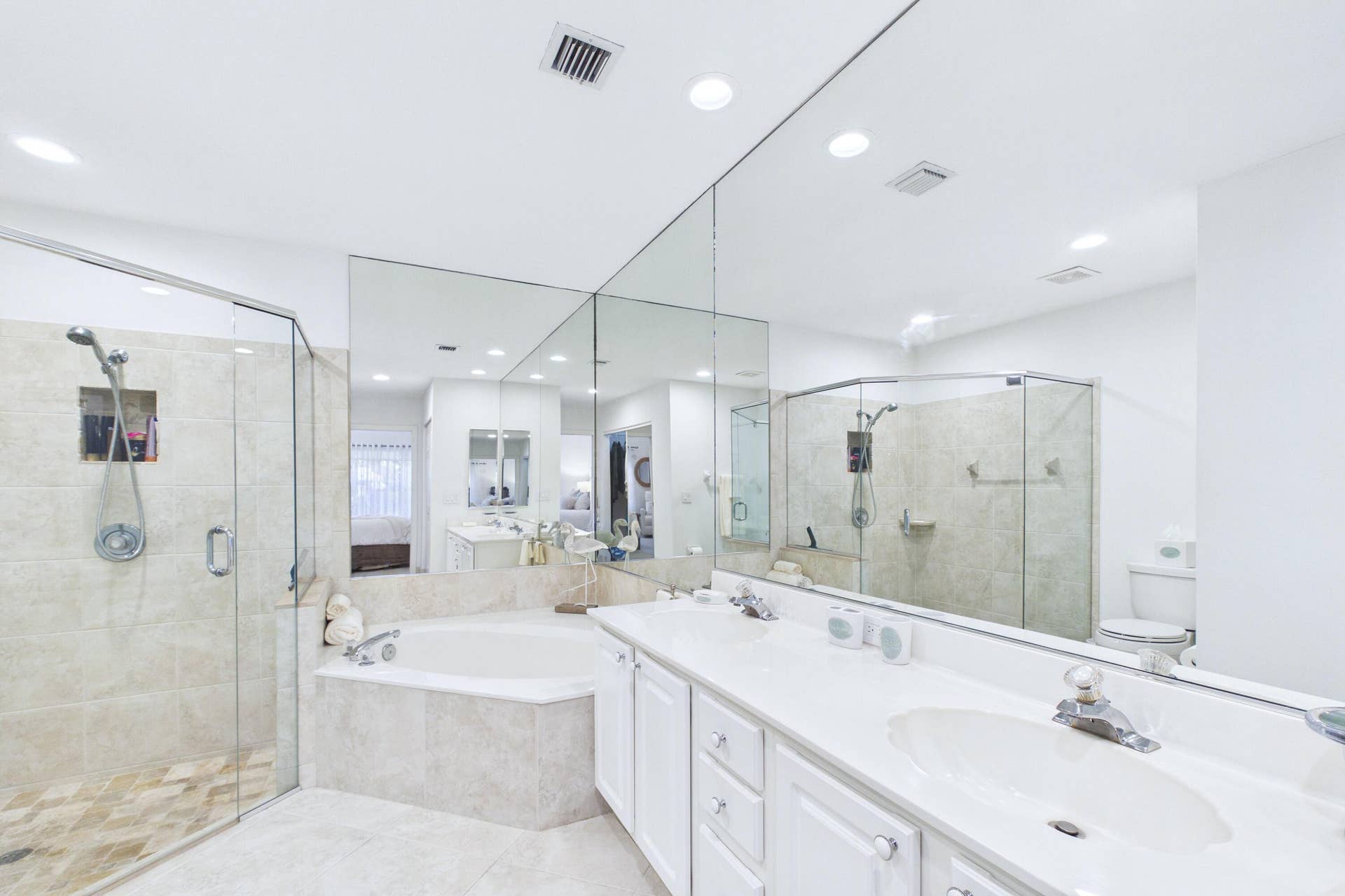 412 Coral Cove Drive, North Palm Beach, FL 33408 Master Bath