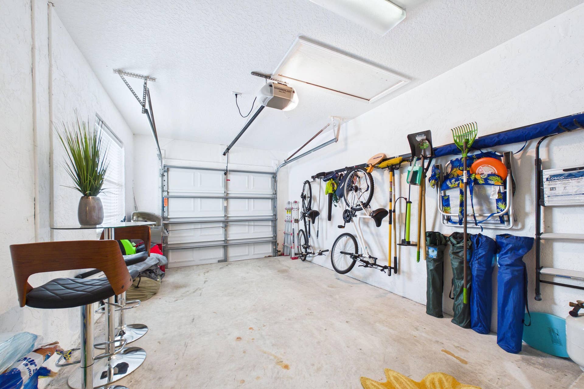 412 Coral Cove Drive, North Palm Beach, FL 33408 Garage