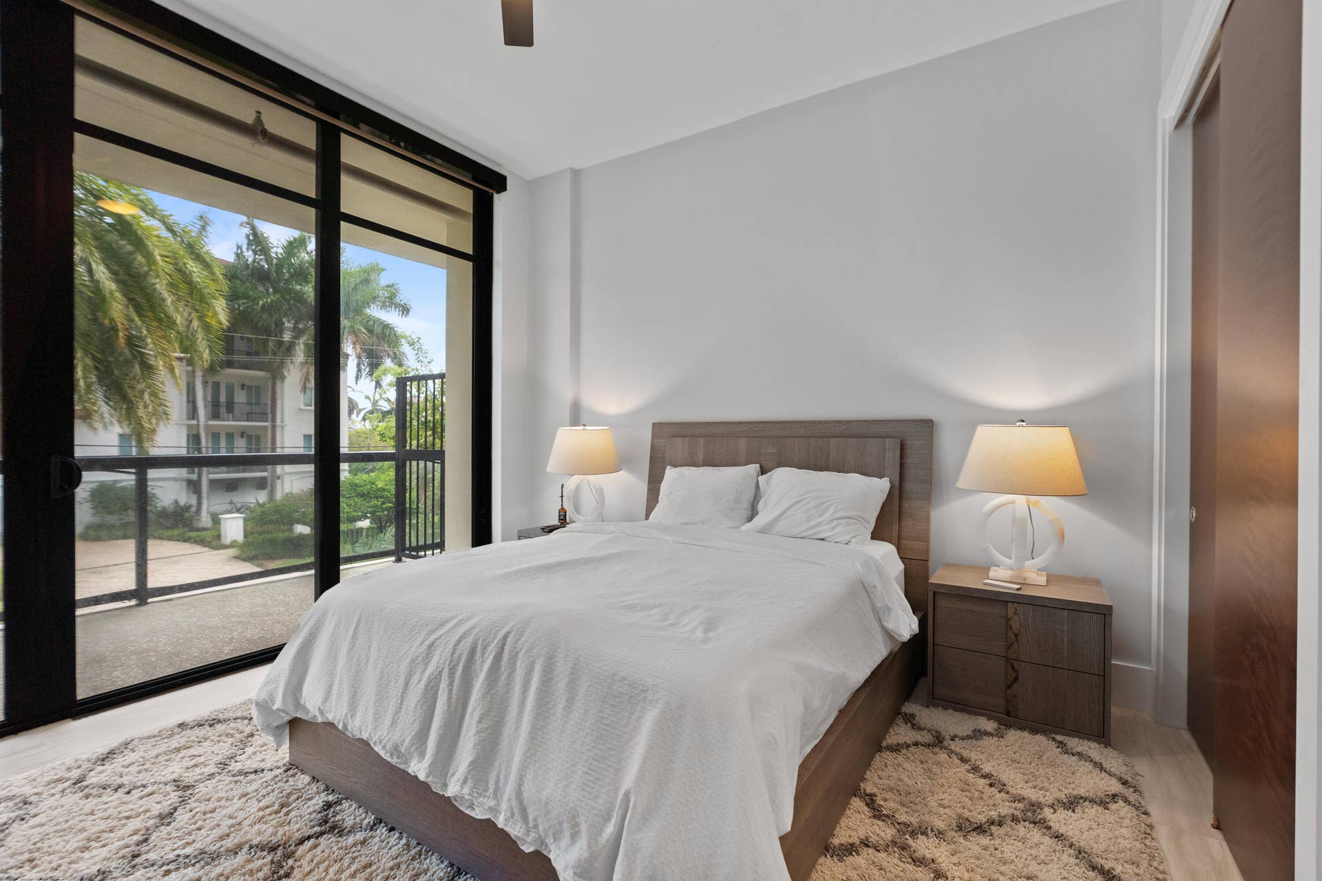 2770 NE 14TH Street, #203, Fort Lauderdale, FL 33304 DSC01899