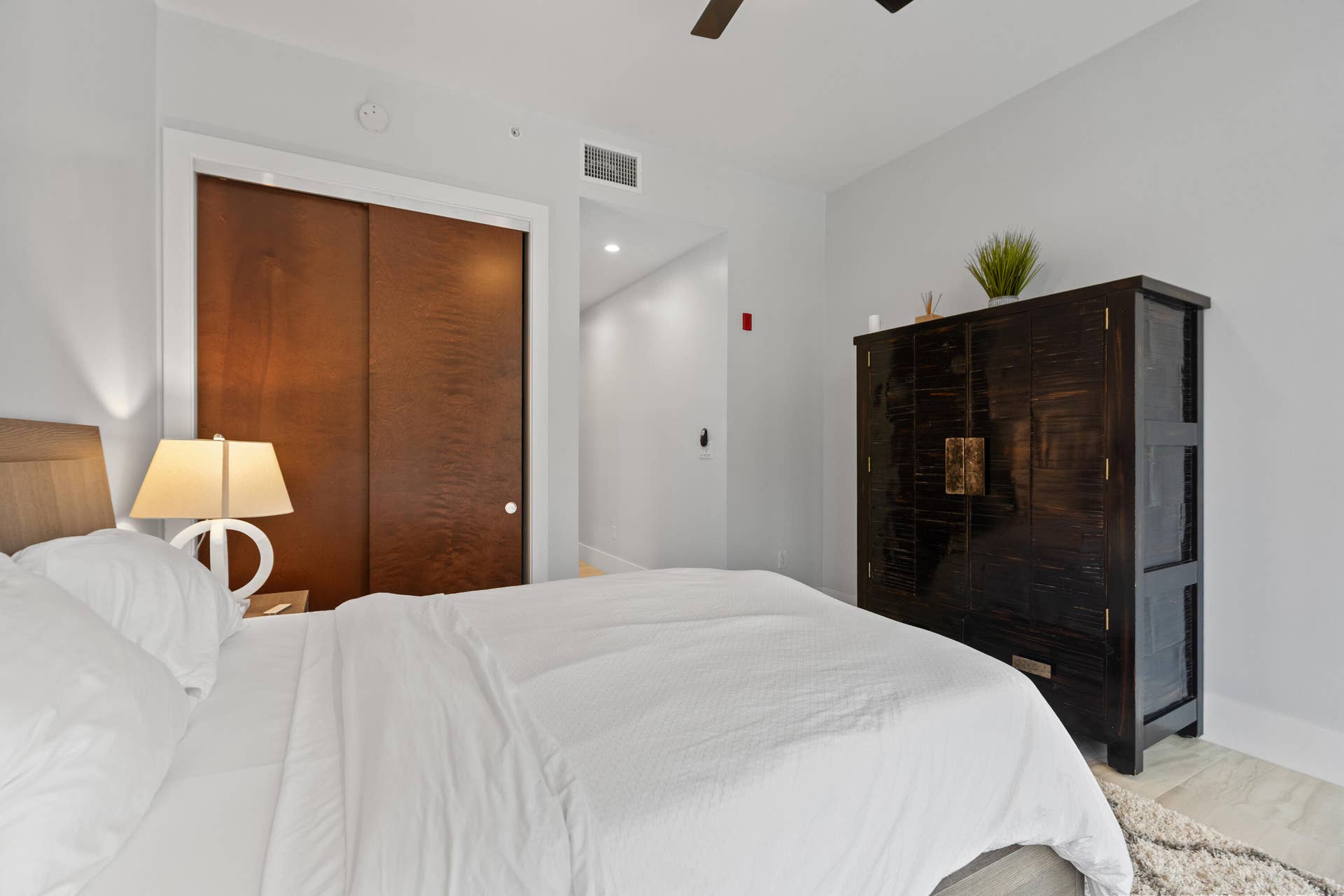 2770 NE 14TH Street, #203, Fort Lauderdale, FL 33304 DSC01905
