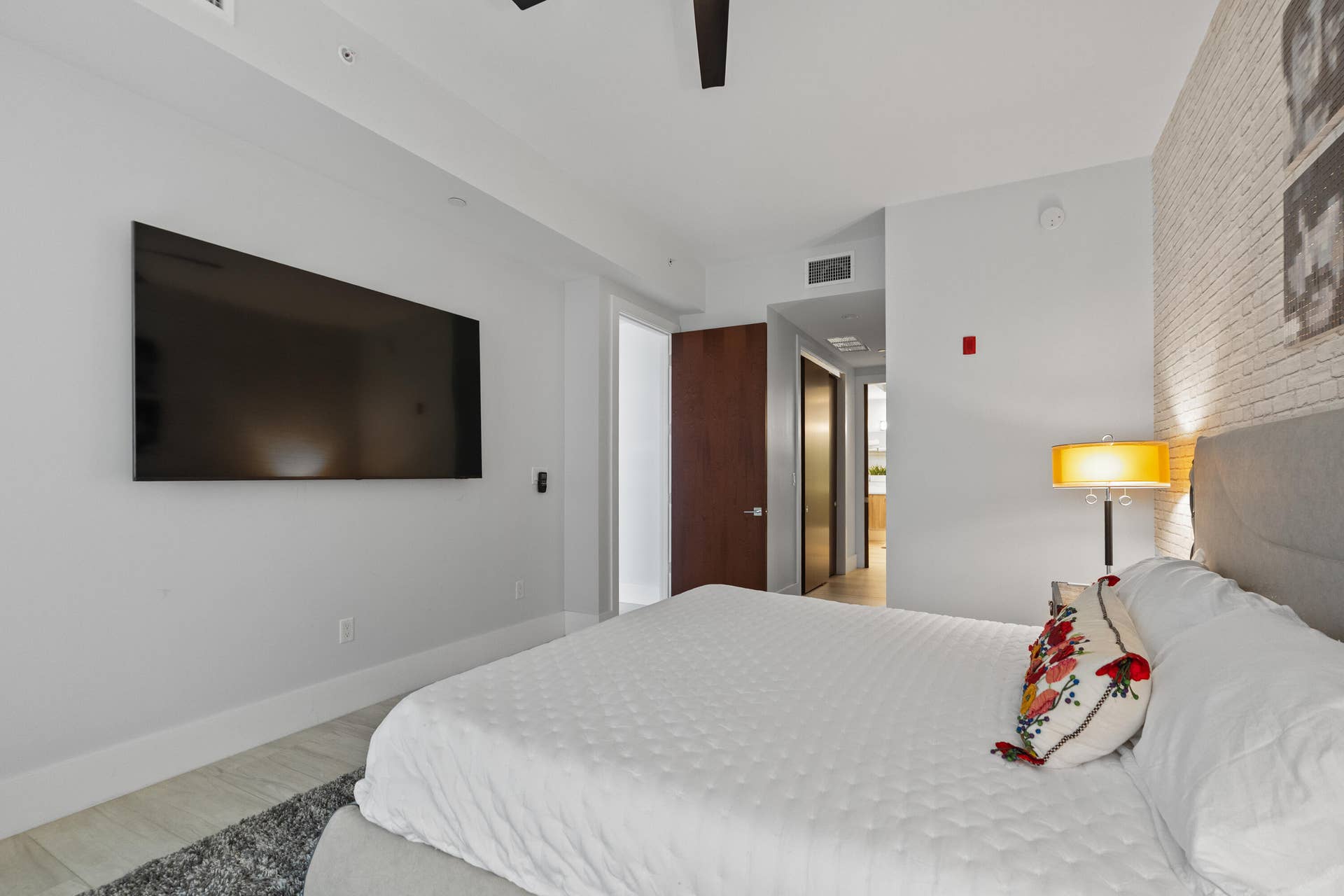 2770 NE 14TH Street, #203, Fort Lauderdale, FL 33304 DSC01959