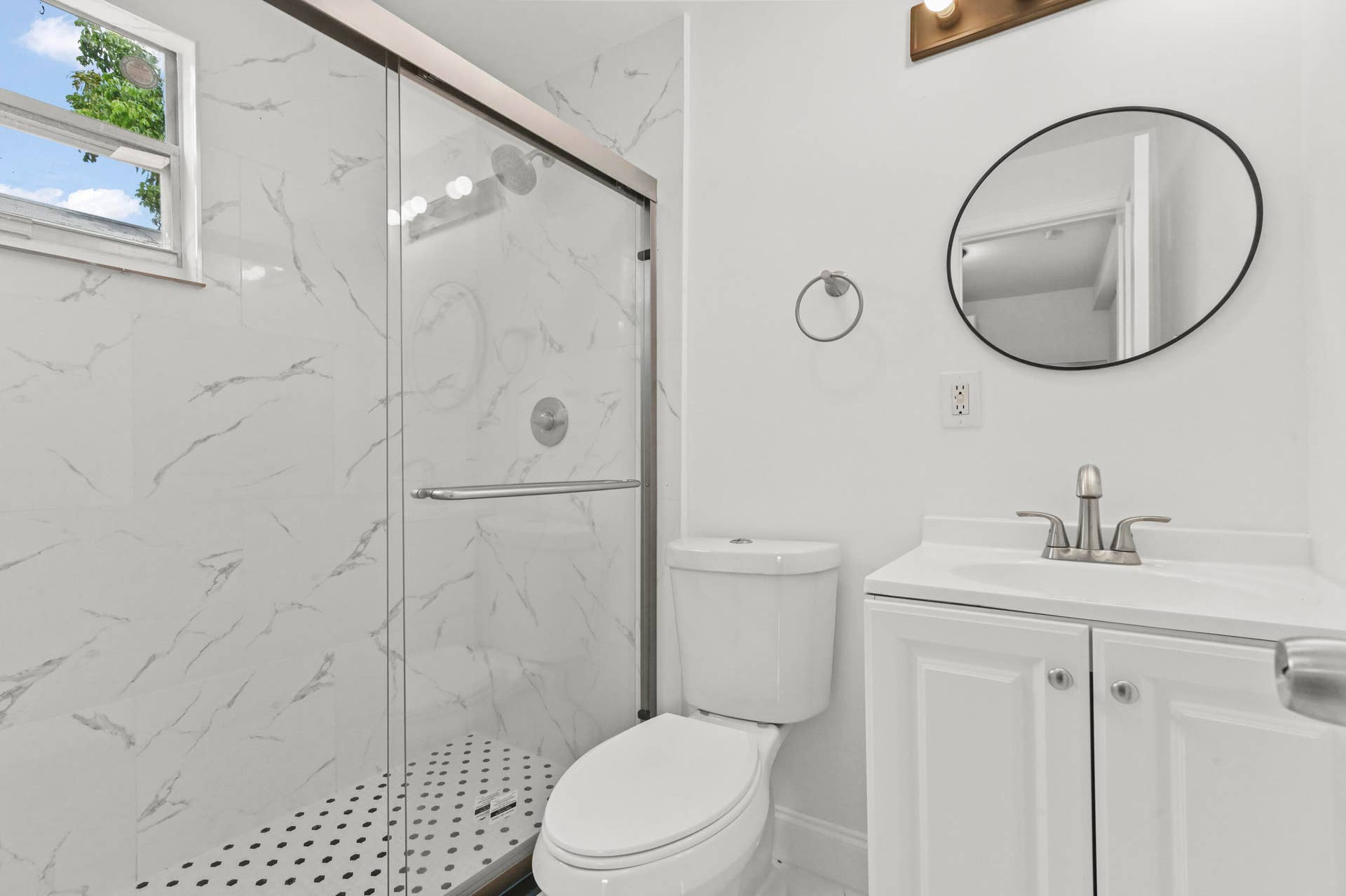 515 Putnam Road, West Palm Beach, FL 33405 13 Bathroom 01
