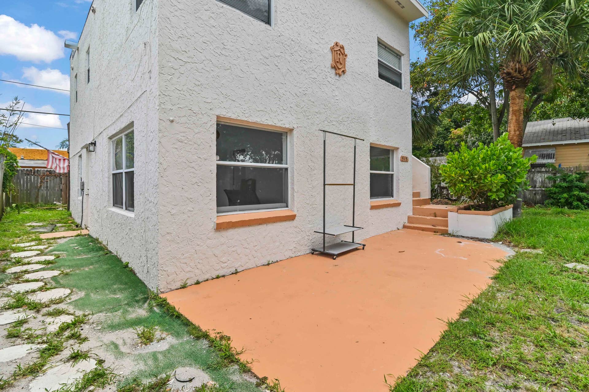 515 Putnam Road, West Palm Beach, FL 33405 03 Front 03