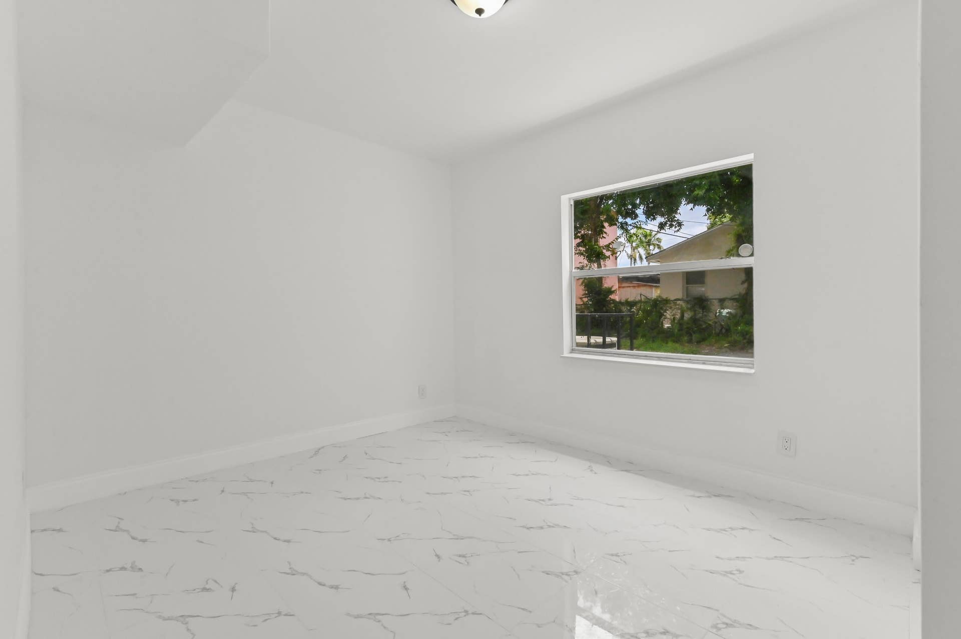 515 Putnam Road, West Palm Beach, FL 33405 16 Bedroom 03