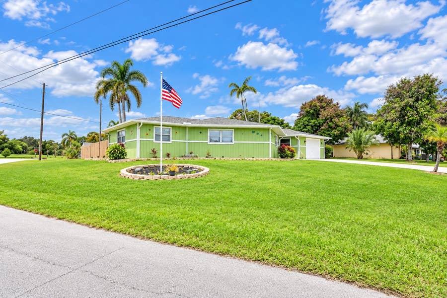 Property photo for 1525 SE HOLIDAY Road, Port St Lucie, FL