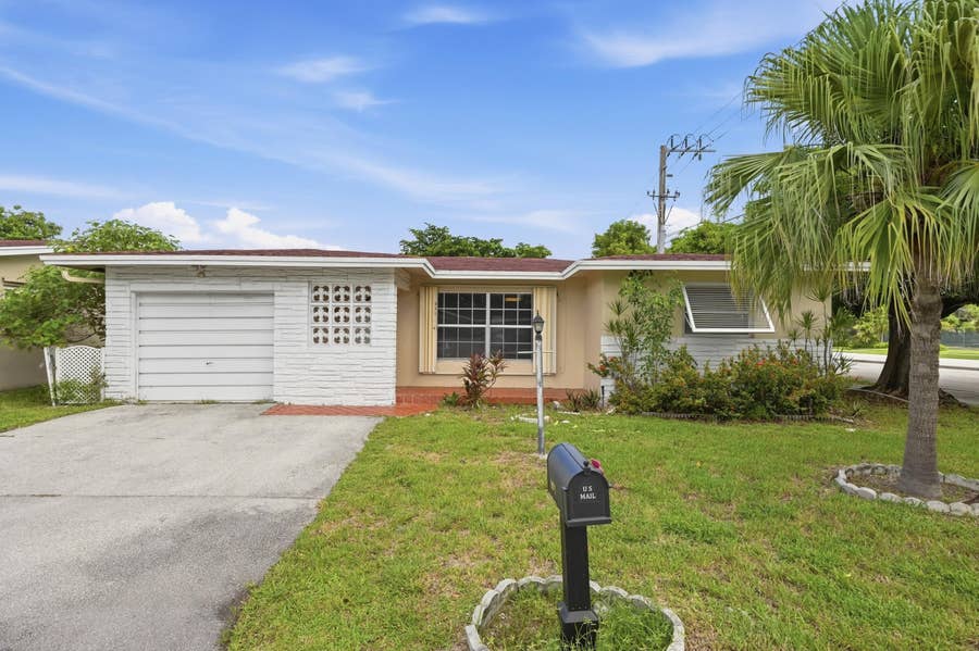 Property photo for 901 NW 48th Place, Pompano Beach, FL