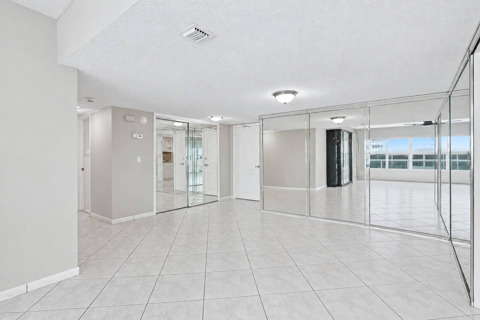 3750 Galt Ocean Drive, #Unit 1710, Fort Lauderdale, FL 33308 Dining Space