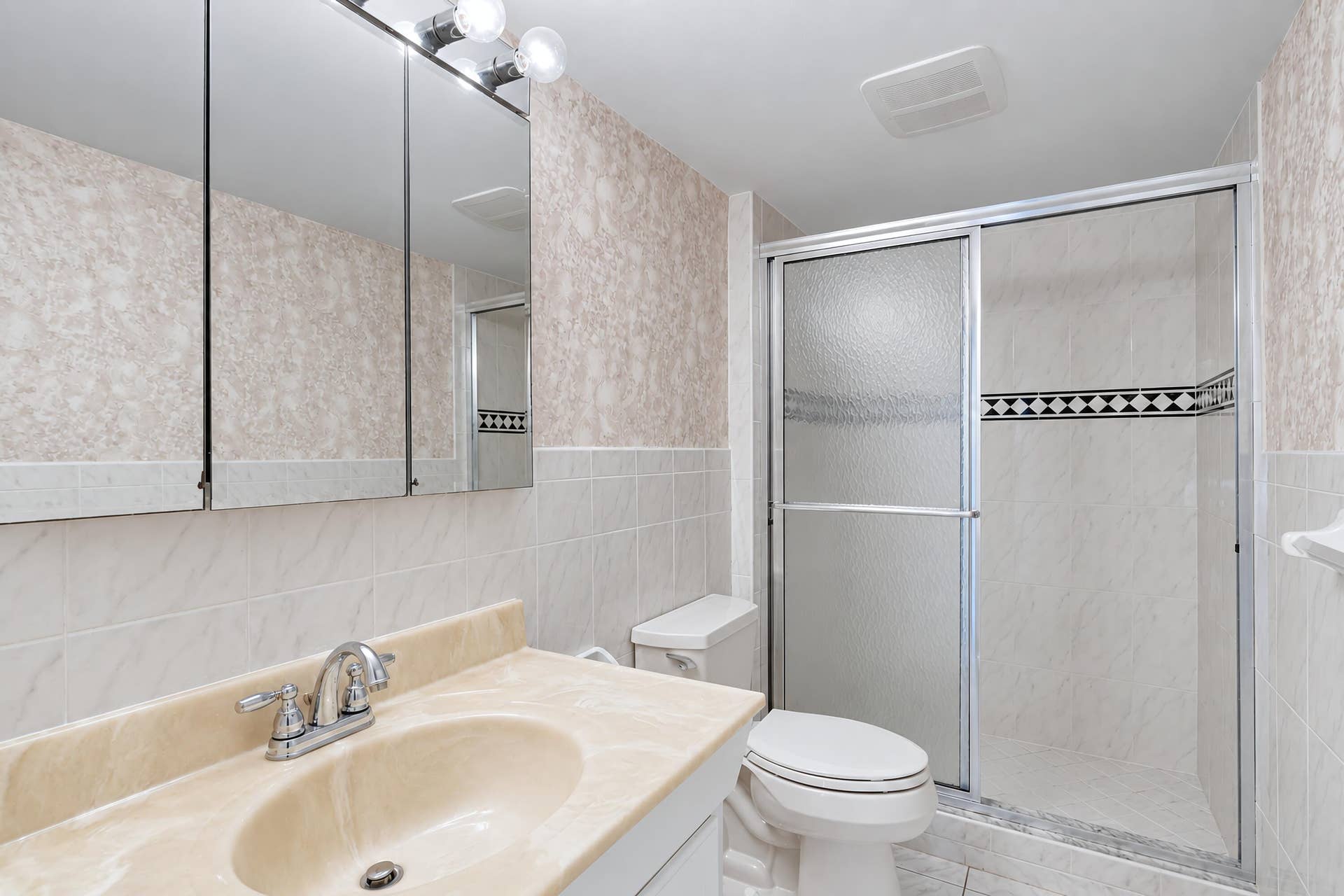3750 Galt Ocean Drive, #Unit 1710, Fort Lauderdale, FL 33308 Guest Bathroom