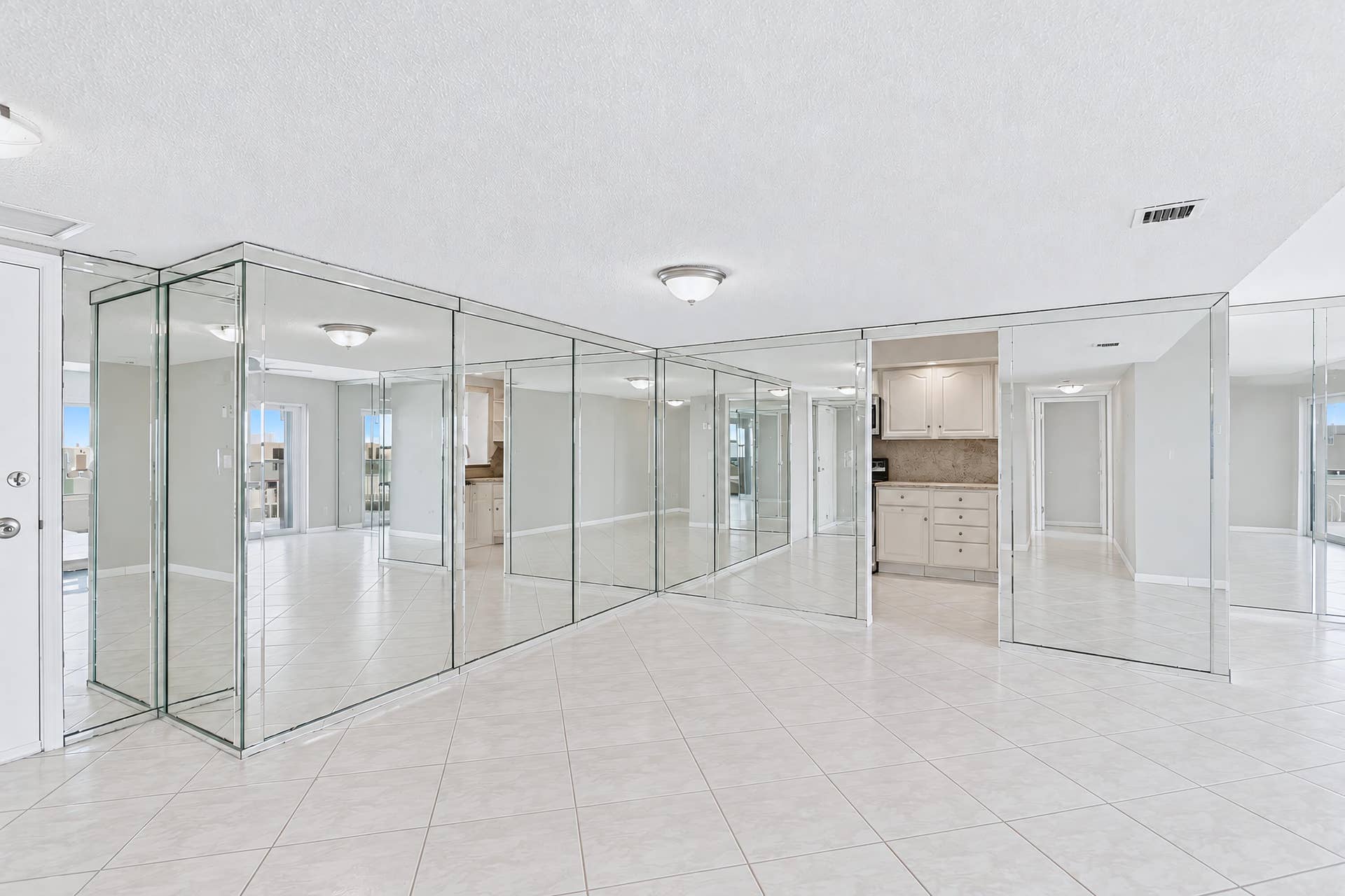3750 Galt Ocean Drive, #Unit 1710, Fort Lauderdale, FL 33308 Dining Space