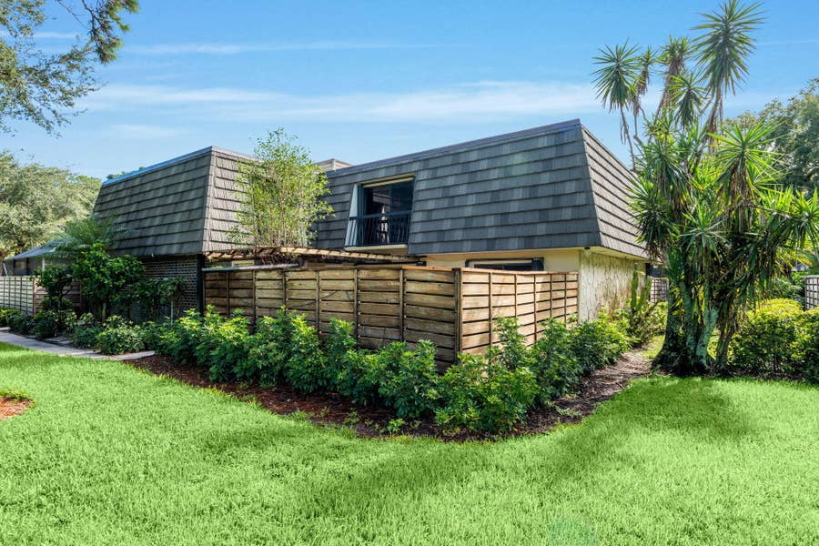Property photo for 1611 16th Terrace, Palm Beach Gardens, FL