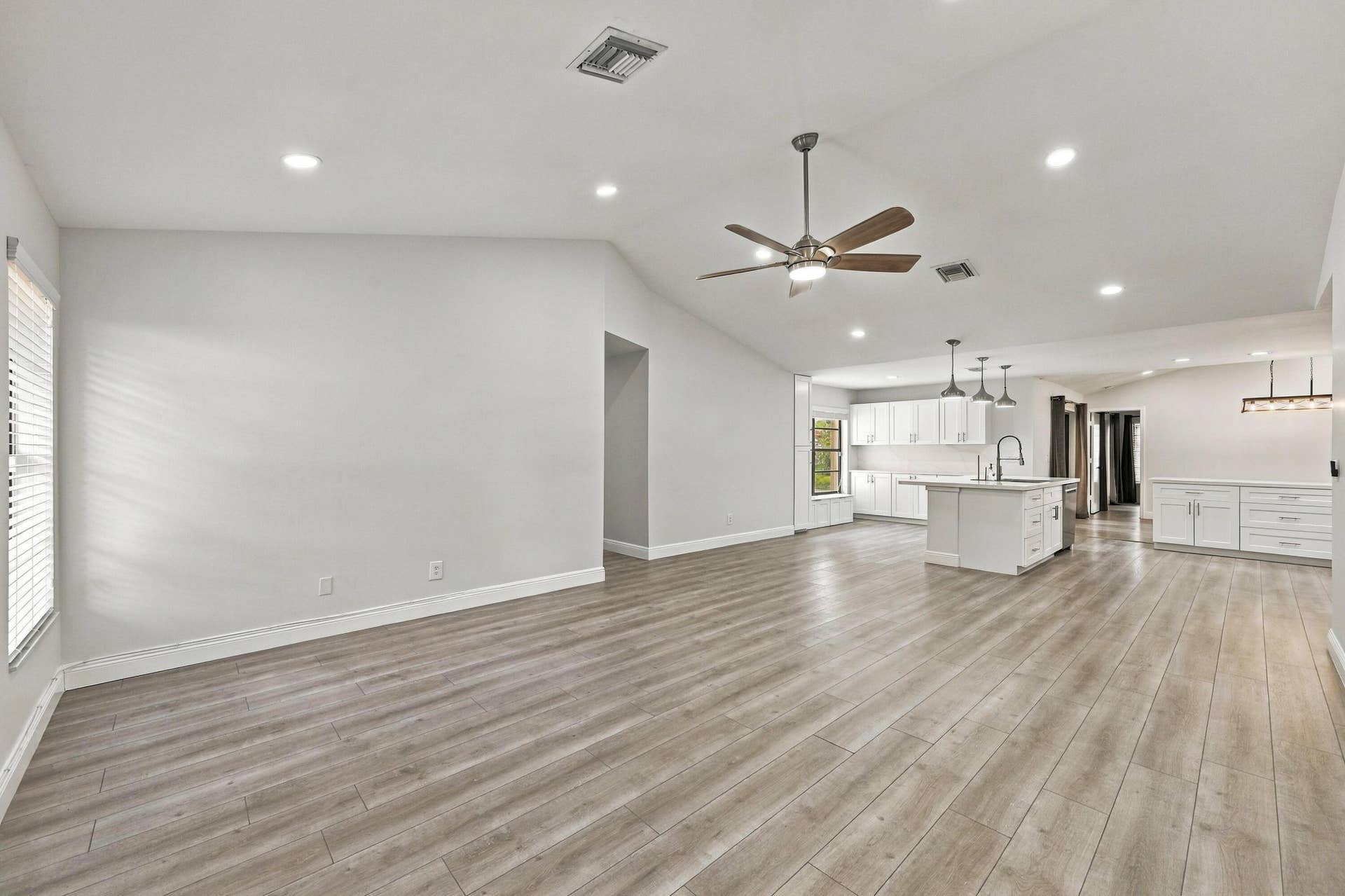 9255 NW 18TH Street, Plantation, FL 33322 Family Room