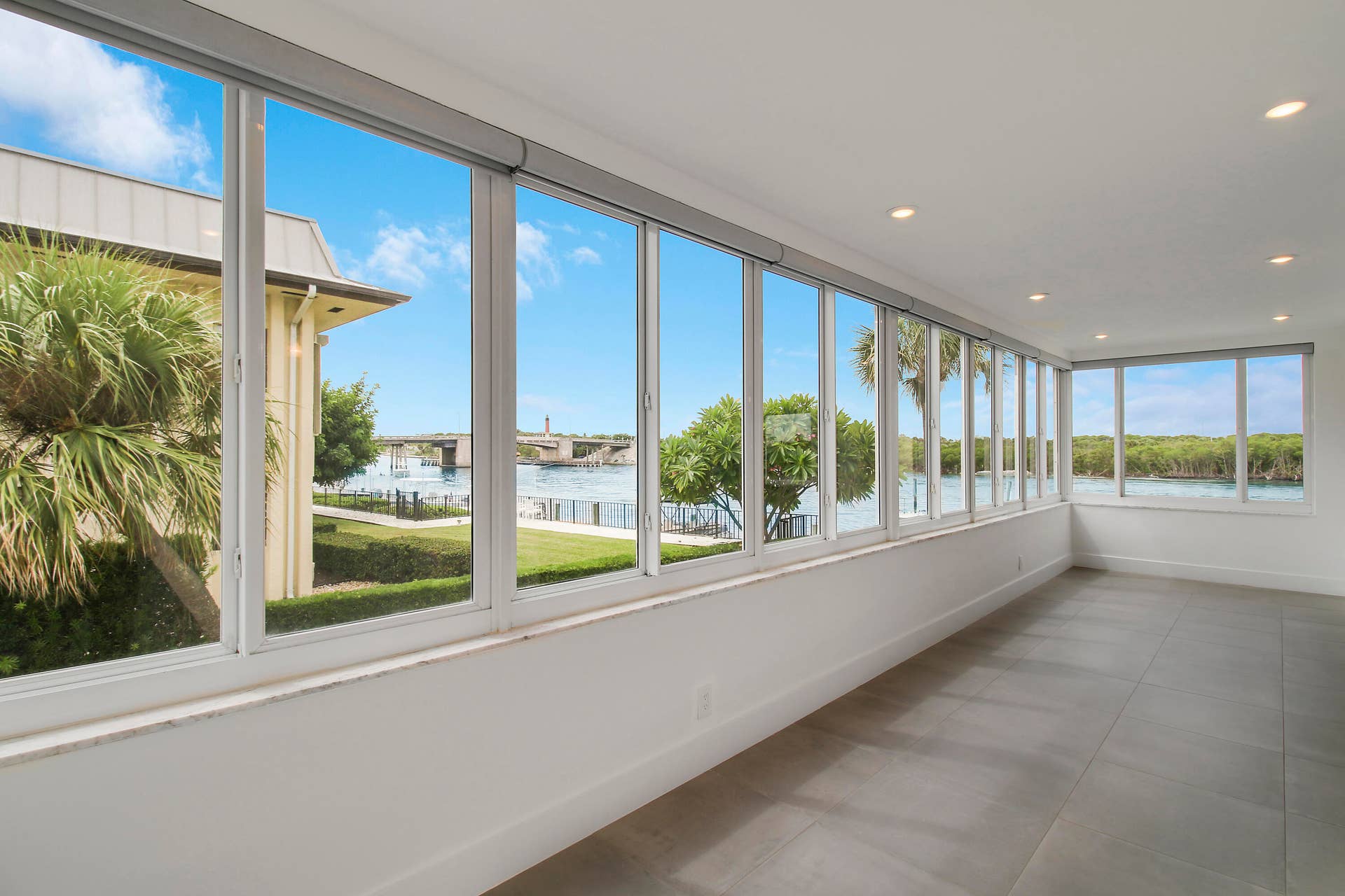 325 S Beach Road, #210, Tequesta, FL 33469 Side view