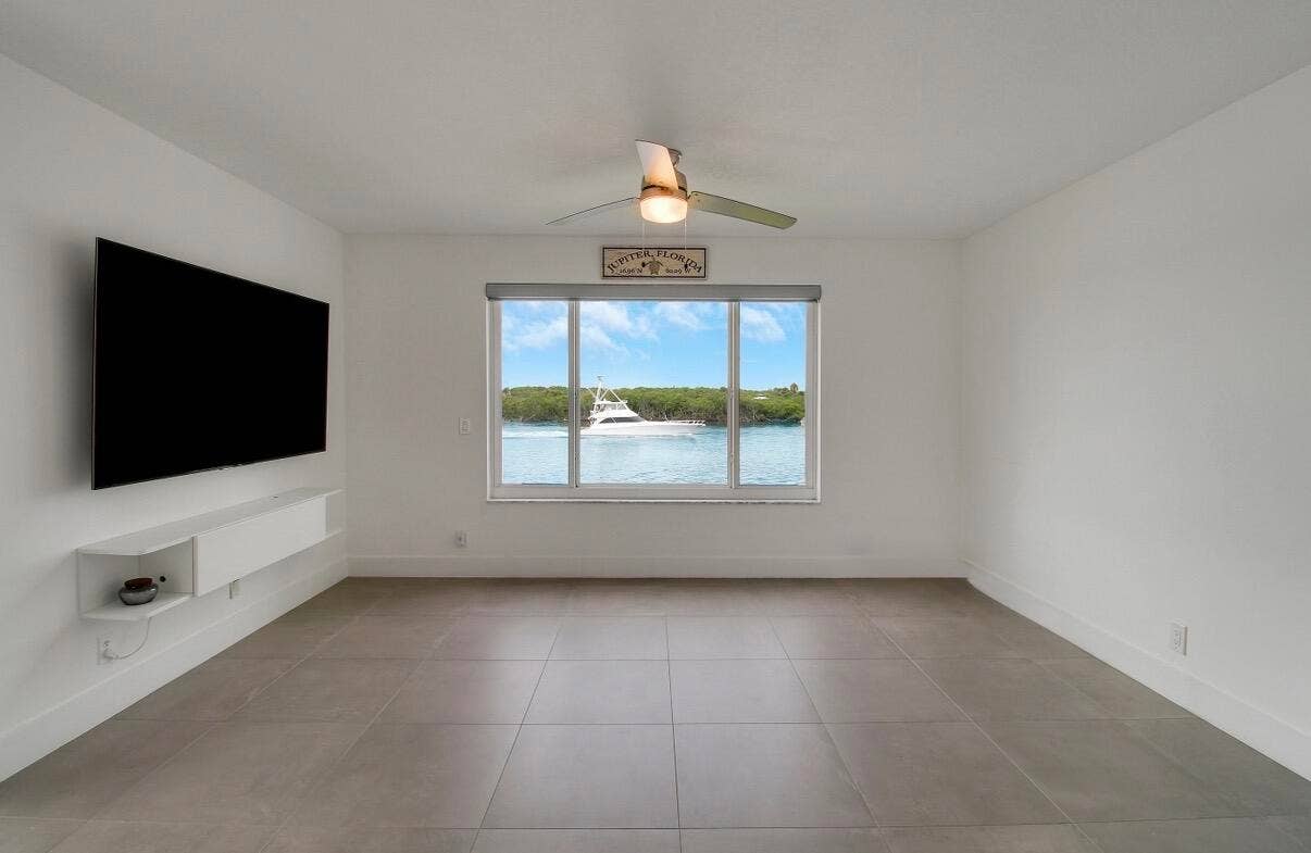 325 S Beach Road, #210, Tequesta, FL 33469 IMG_5265