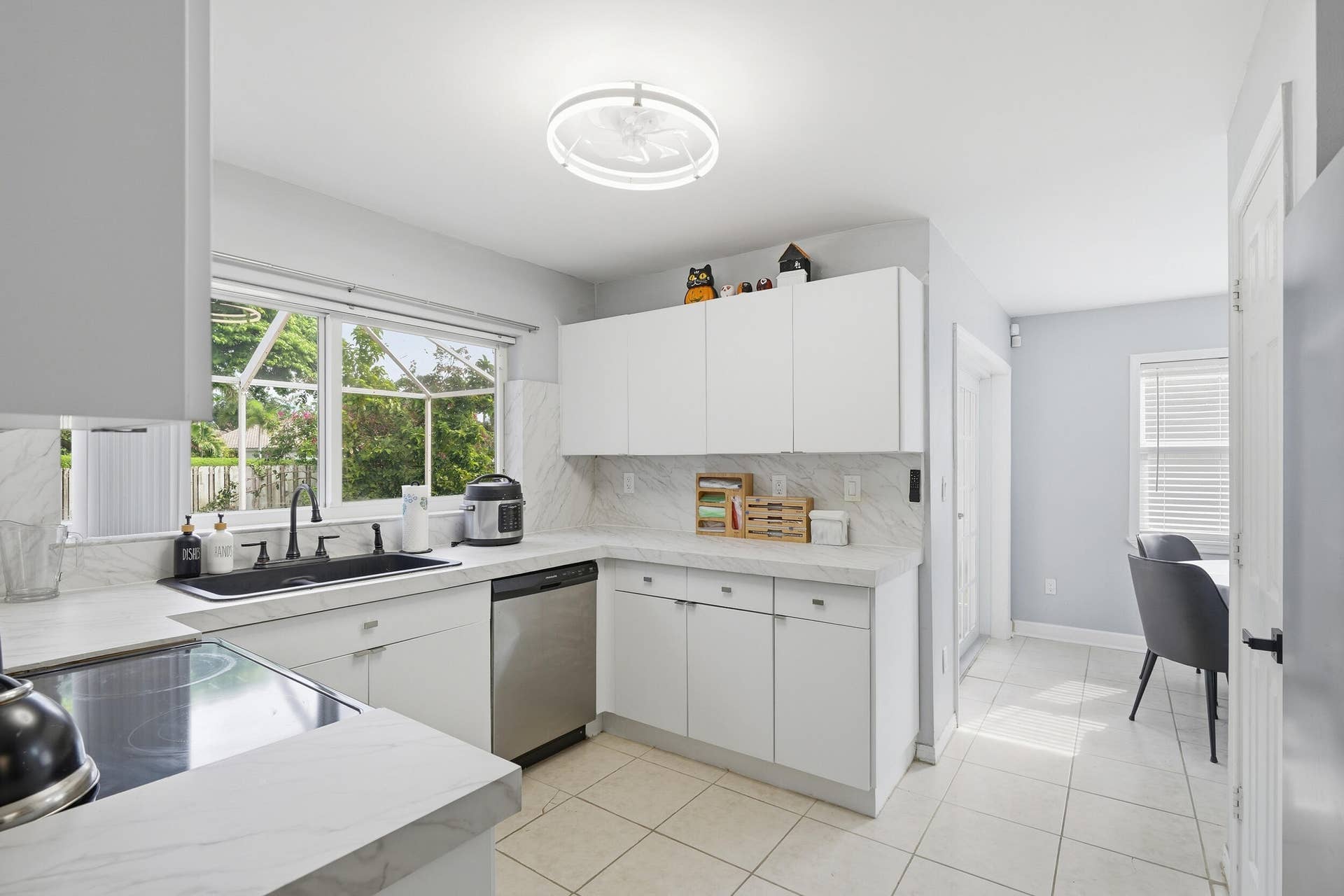 19257 NW 14th Street, Pembroke Pines, FL 33029 17