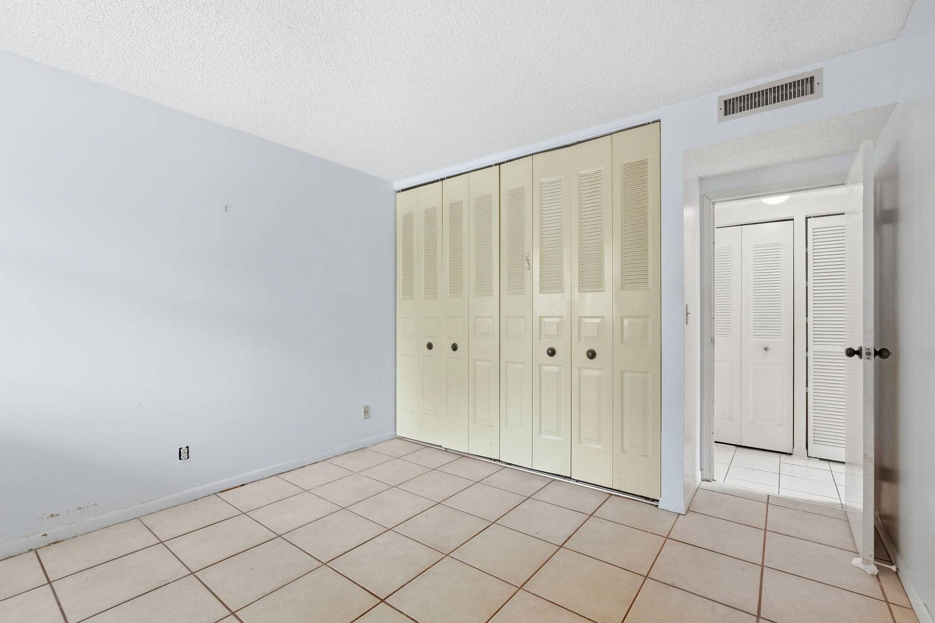 8425 Forest Hills Drive, #205, Coral Springs, FL 33065 9-web-or-mls-8425_Forest_Hills_Drive_Uni