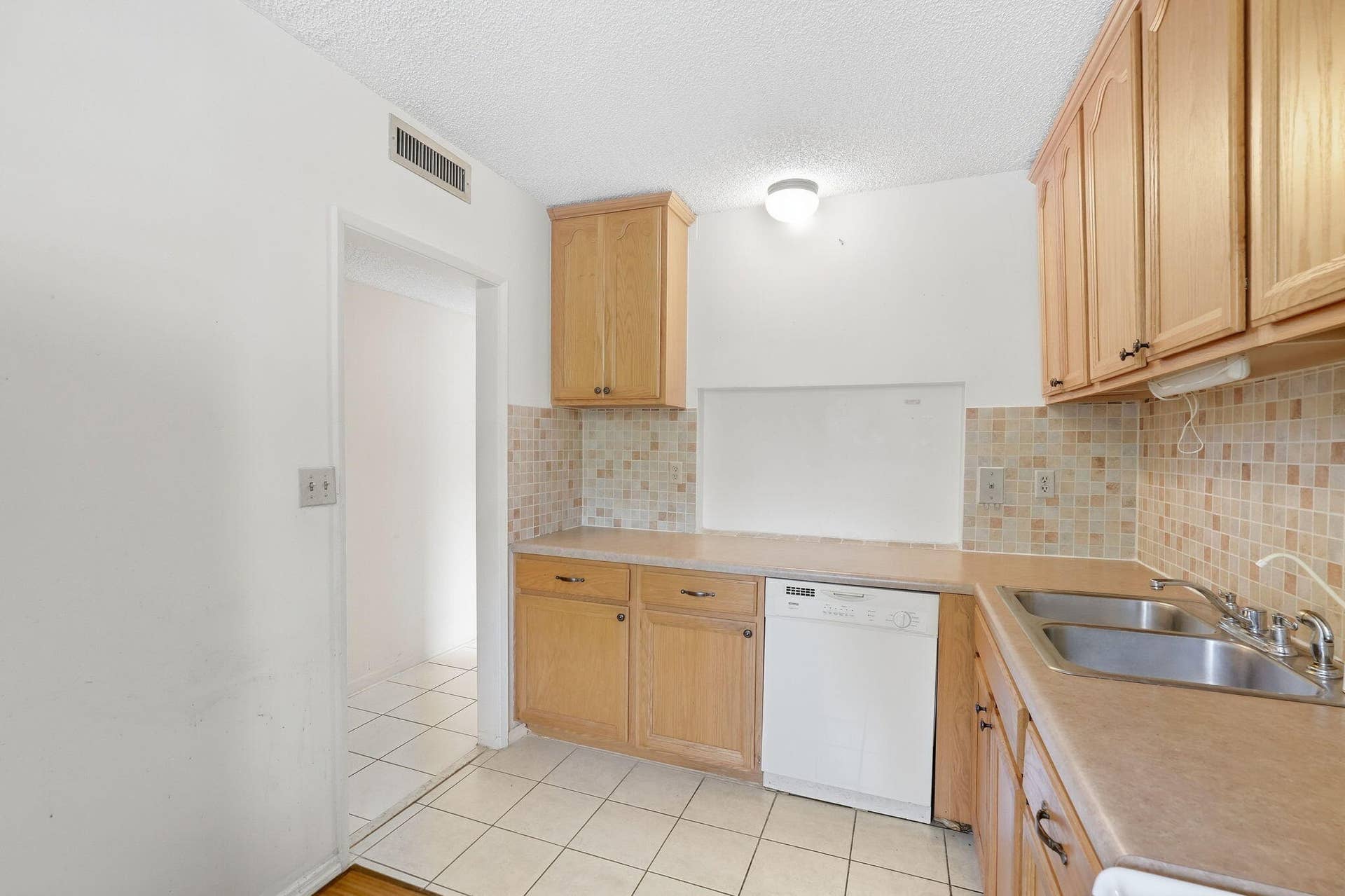 8425 Forest Hills Drive, #205, Coral Springs, FL 33065 22-web-or-mls-8425_Forest_Hills_Drive_Un