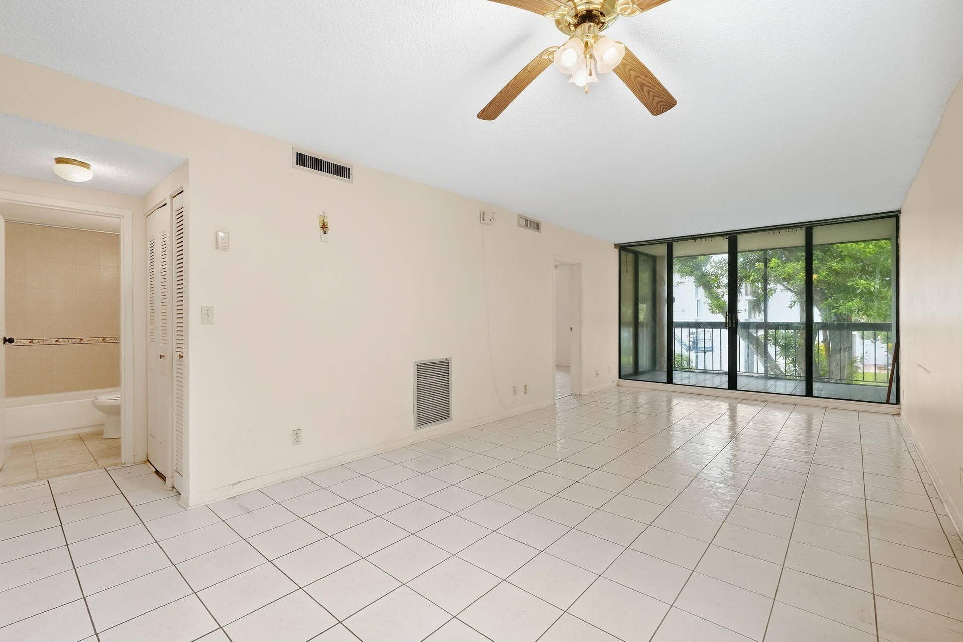 8425 Forest Hills Drive, #205, Coral Springs, FL 33065 15-web-or-mls-8425_Forest_Hills_Drive_Un
