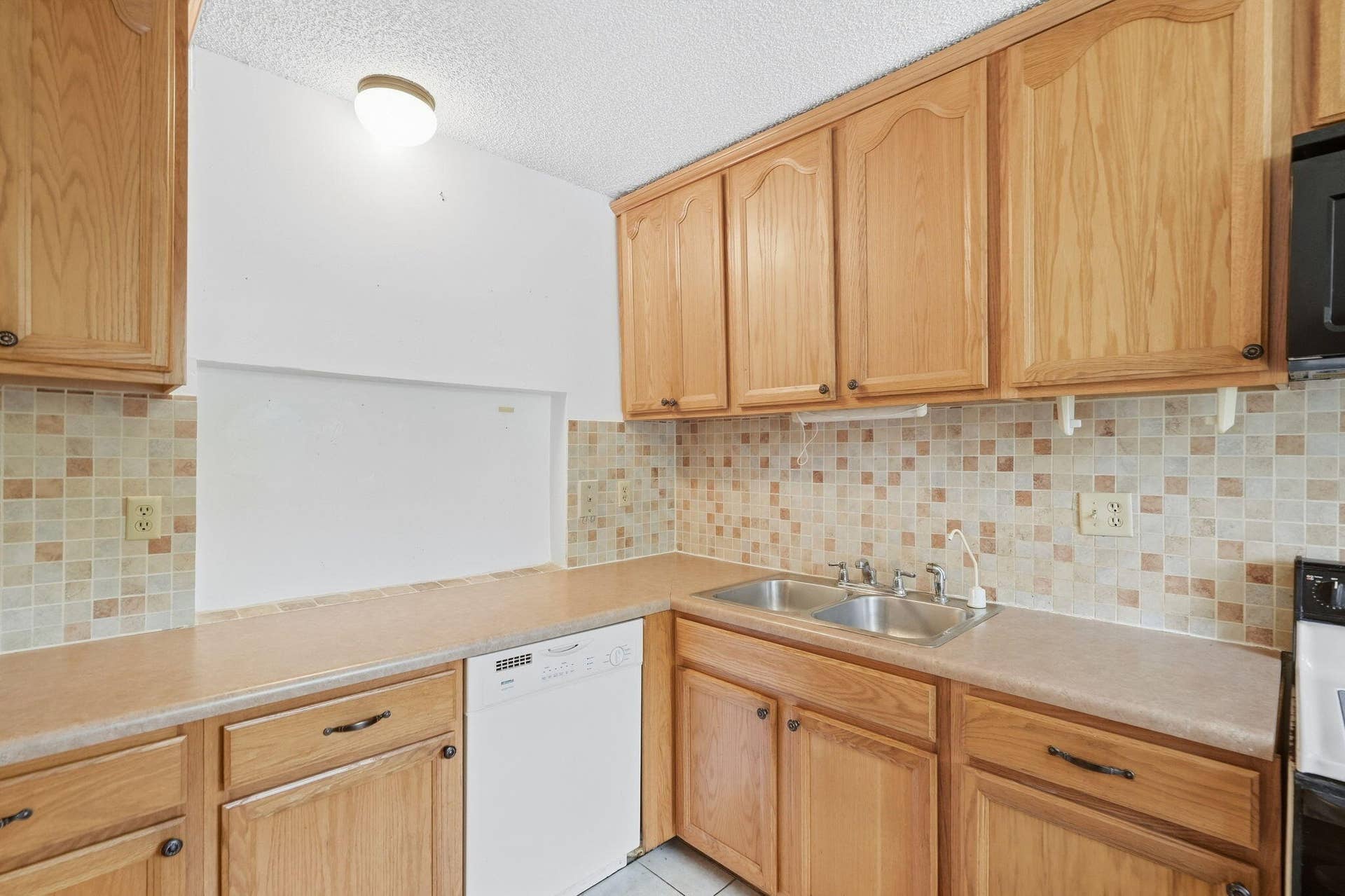 8425 Forest Hills Drive, #205, Coral Springs, FL 33065 25-web-or-mls-8425_Forest_Hills_Drive_Un