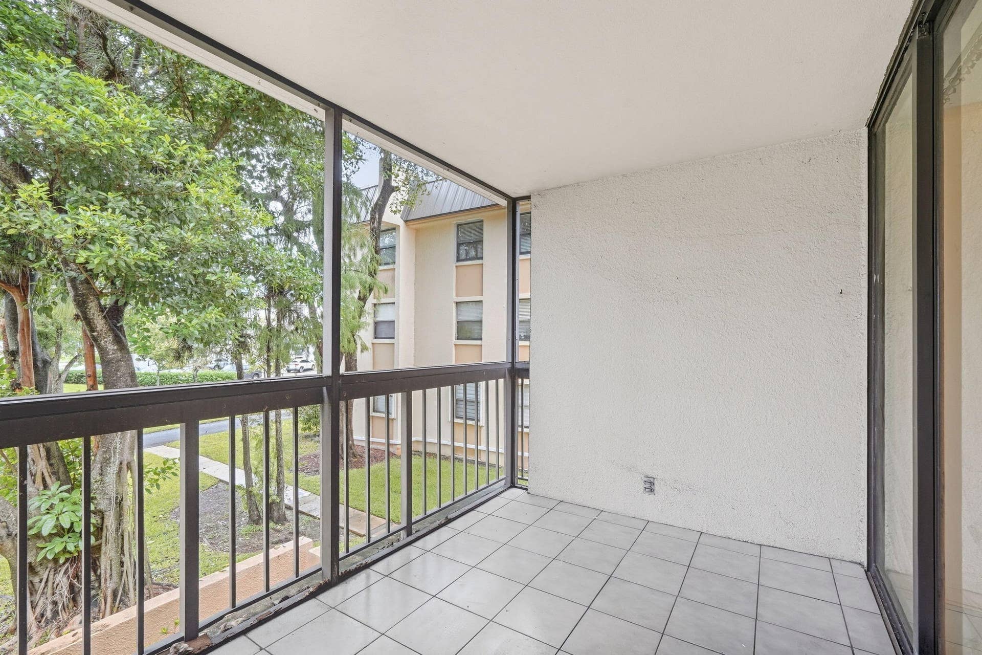8425 Forest Hills Drive, #205, Coral Springs, FL 33065 27-web-or-mls-8425_Forest_Hills_Drive_Un