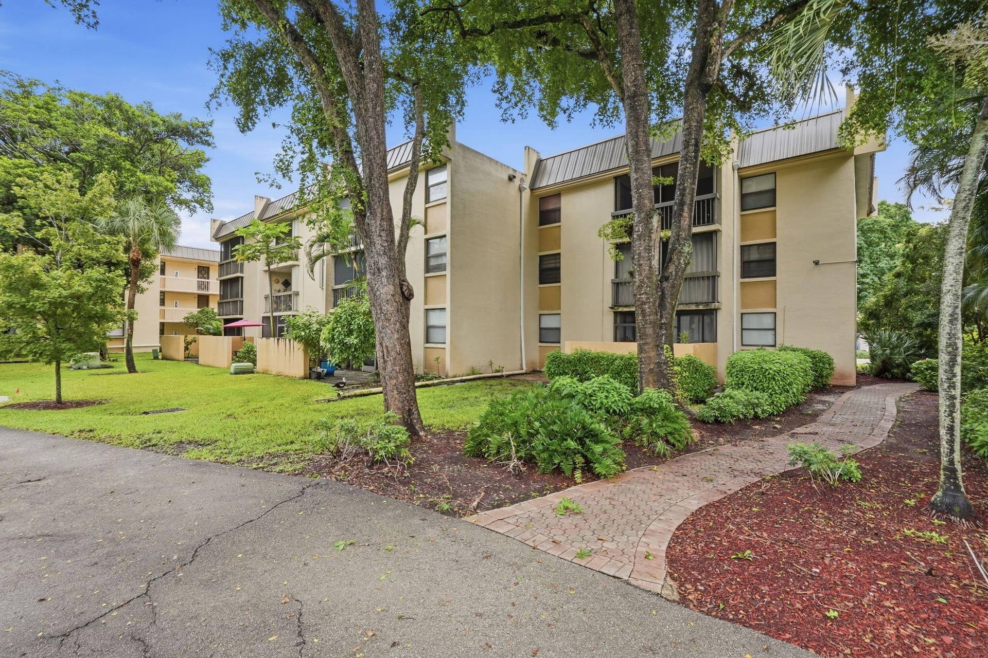 8425 Forest Hills Drive, #205, Coral Springs, FL 33065 35-web-or-mls-8425_Forest_Hills_Drive_Un