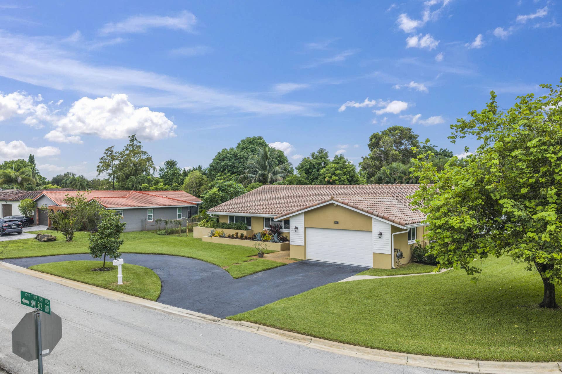 992 NW 83RD Drive, Coral Springs, FL 33071 992 NW 83rd Dr - 66.jpg-FULL