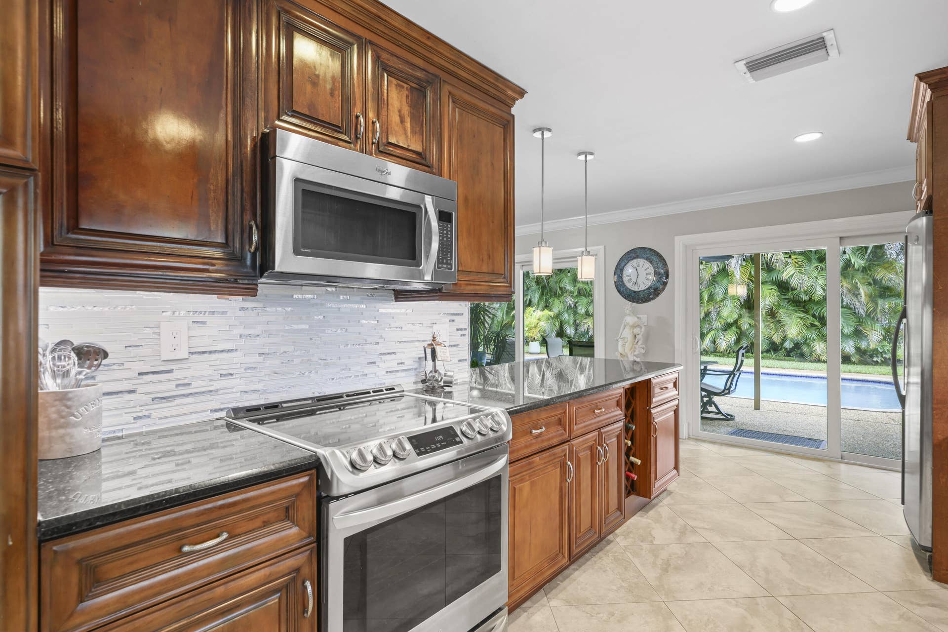992 NW 83RD Drive, Coral Springs, FL 33071 992 NW 83rd Dr - 25.jpg-FULL
