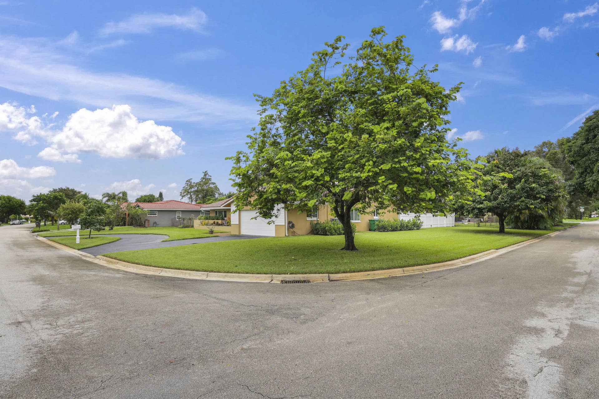 992 NW 83RD Drive, Coral Springs, FL 33071 992 NW 83rd Dr - 3-FULL.jpg-FULL