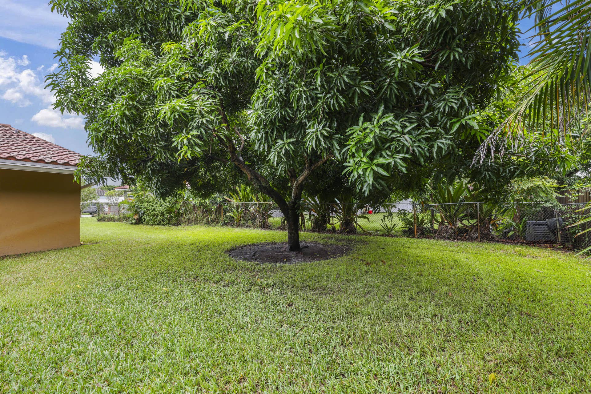 992 NW 83RD Drive, Coral Springs, FL 33071 992 NW 83rd Dr - 42.jpg-FULL