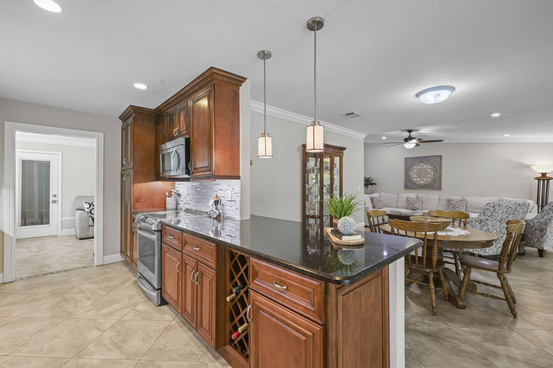 992 NW 83RD Drive, Coral Springs, FL 33071 992 NW 83rd Dr - 27.jpg-FULL