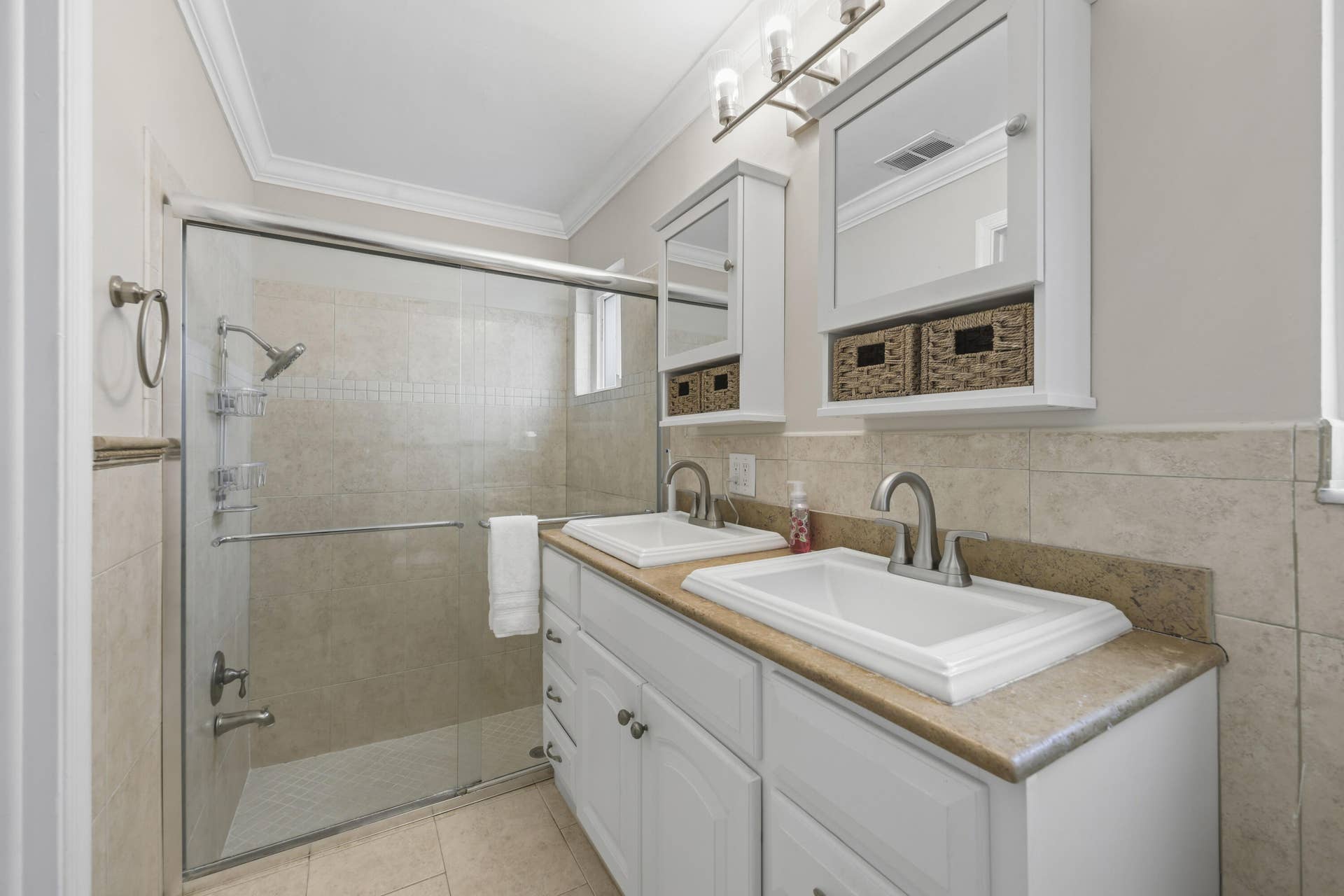 992 NW 83RD Drive, Coral Springs, FL 33071 992 NW 83rd Dr - 58.jpg-FULL