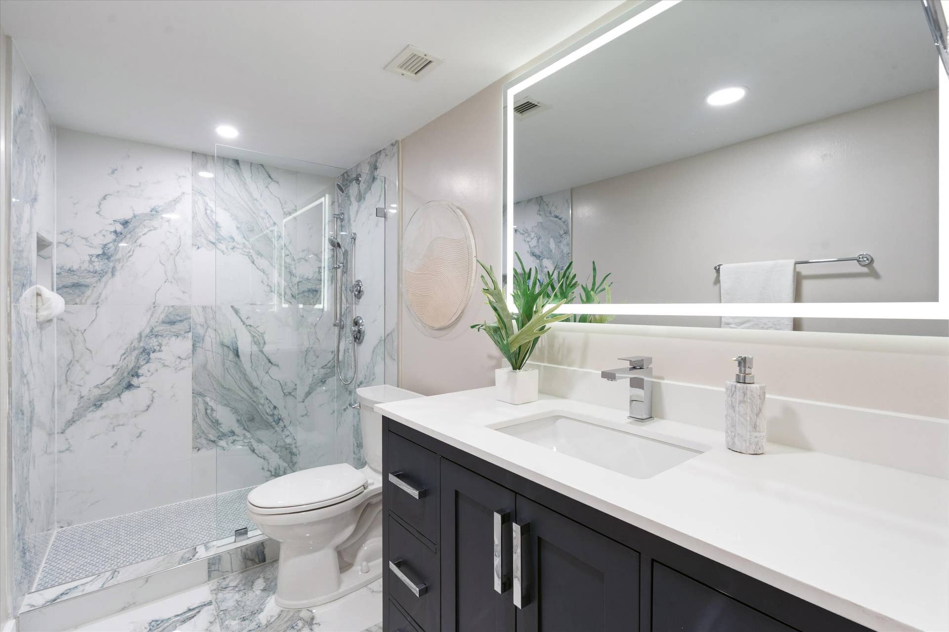 BATHROOM 2