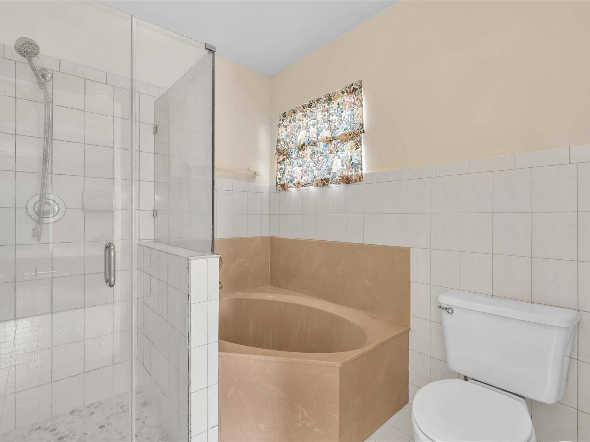 12535 SW 7th Place, Davie, FL 33325 primary bath
