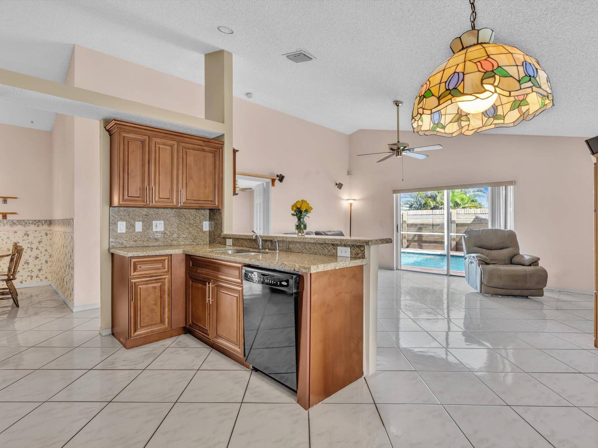 12535 SW 7th Place, Davie, FL 33325 kitchen