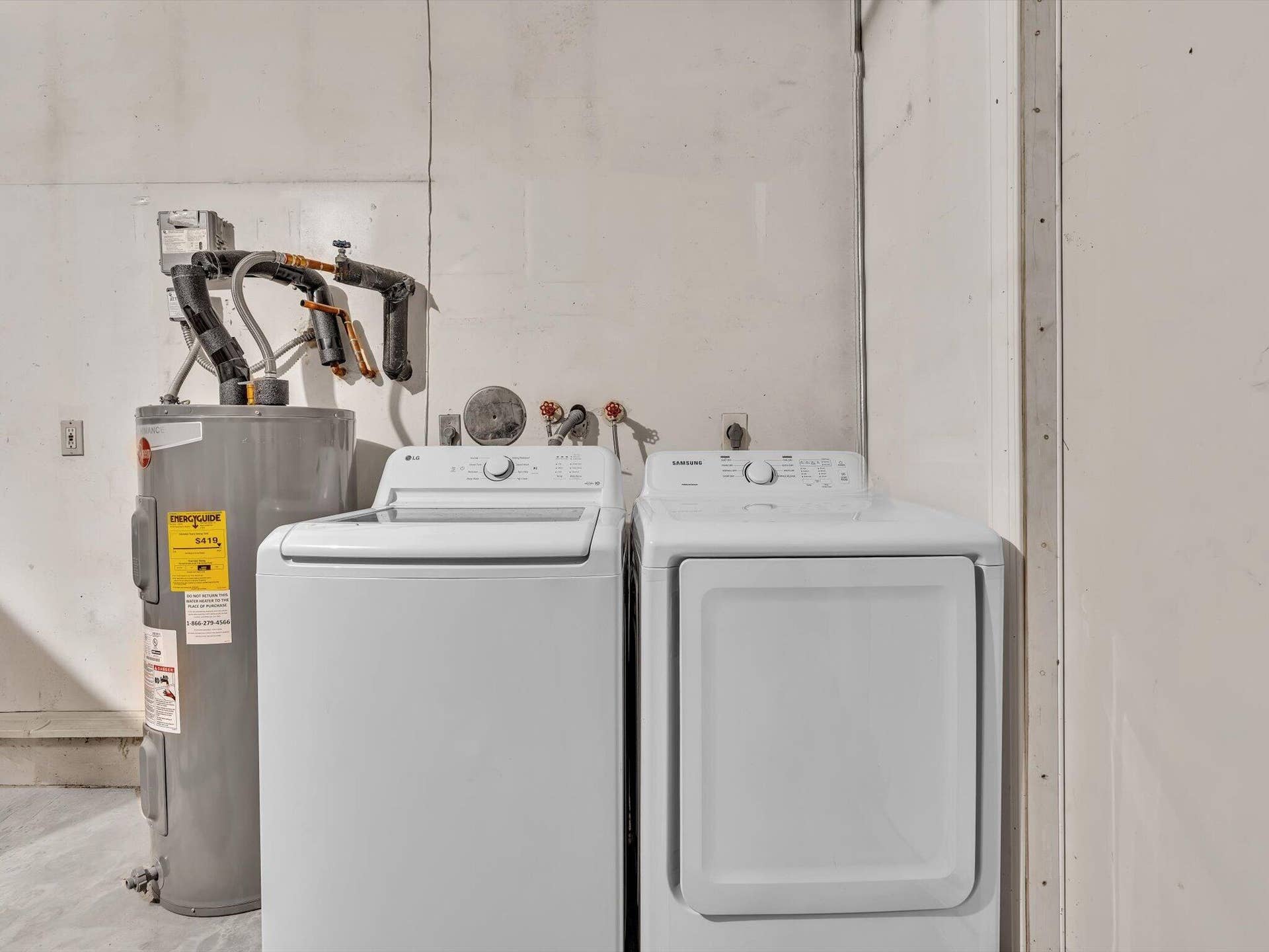 12535 SW 7th Place, Davie, FL 33325 washer/ dryer in garage