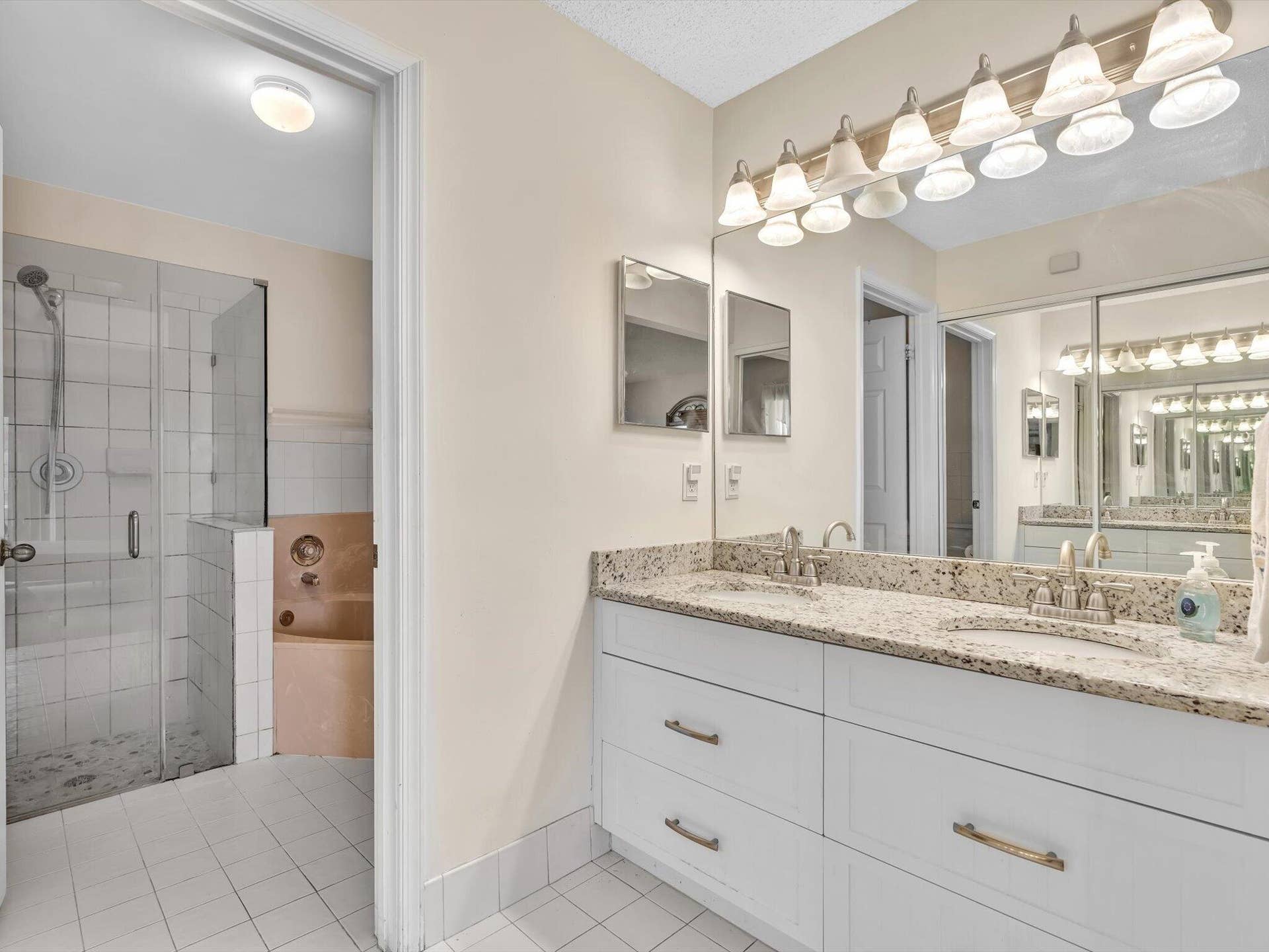 12535 SW 7th Place, Davie, FL 33325 vanity
