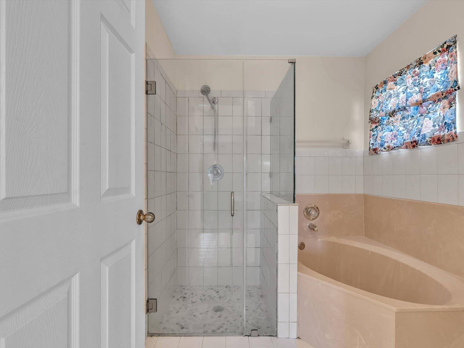 12535 SW 7th Place, Davie, FL 33325 primary bath