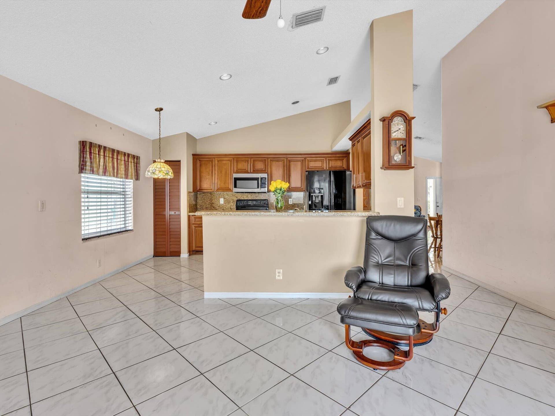 12535 SW 7th Place, Davie, FL 33325 living room