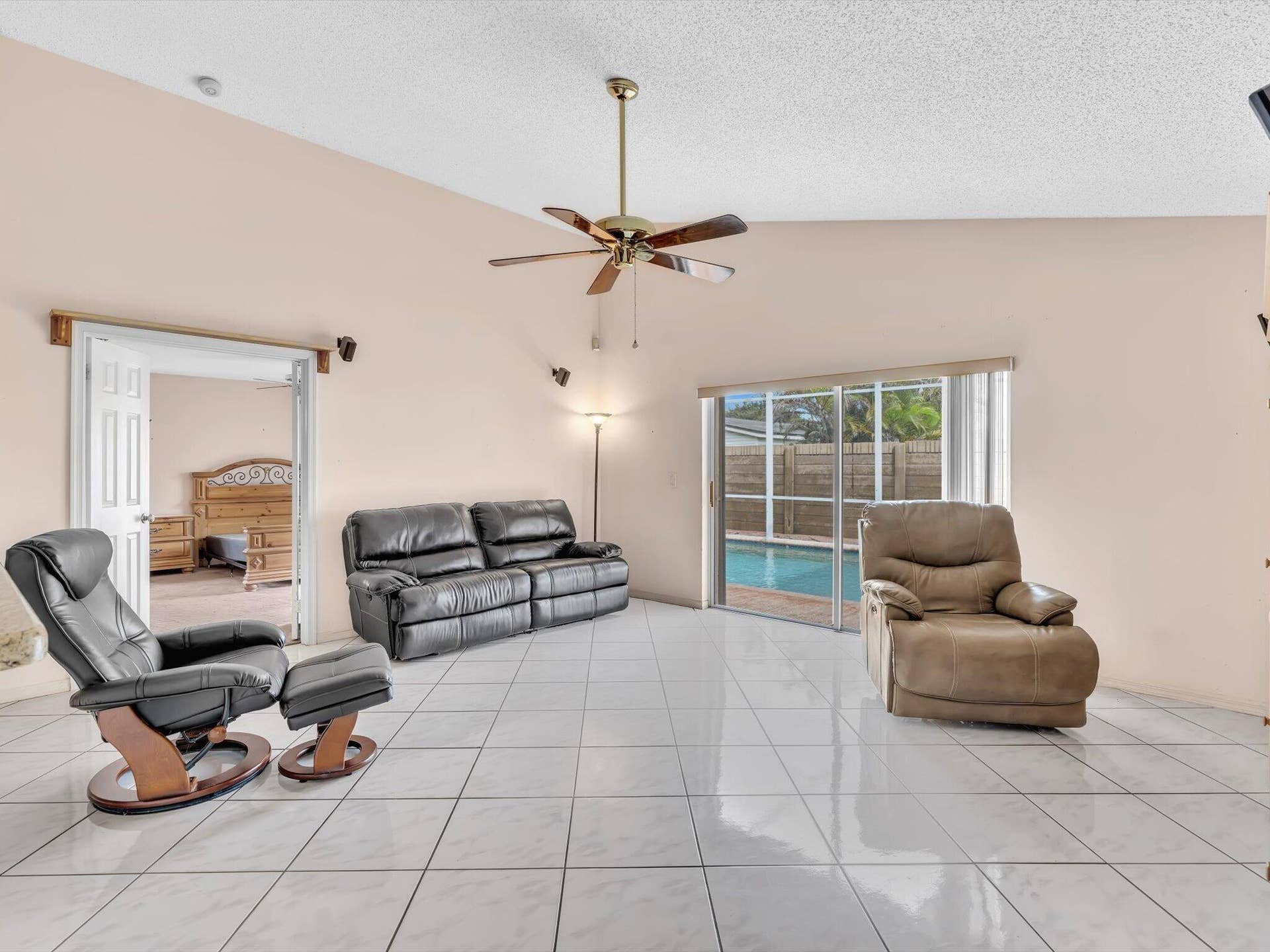 12535 SW 7th Place, Davie, FL 33325 living room