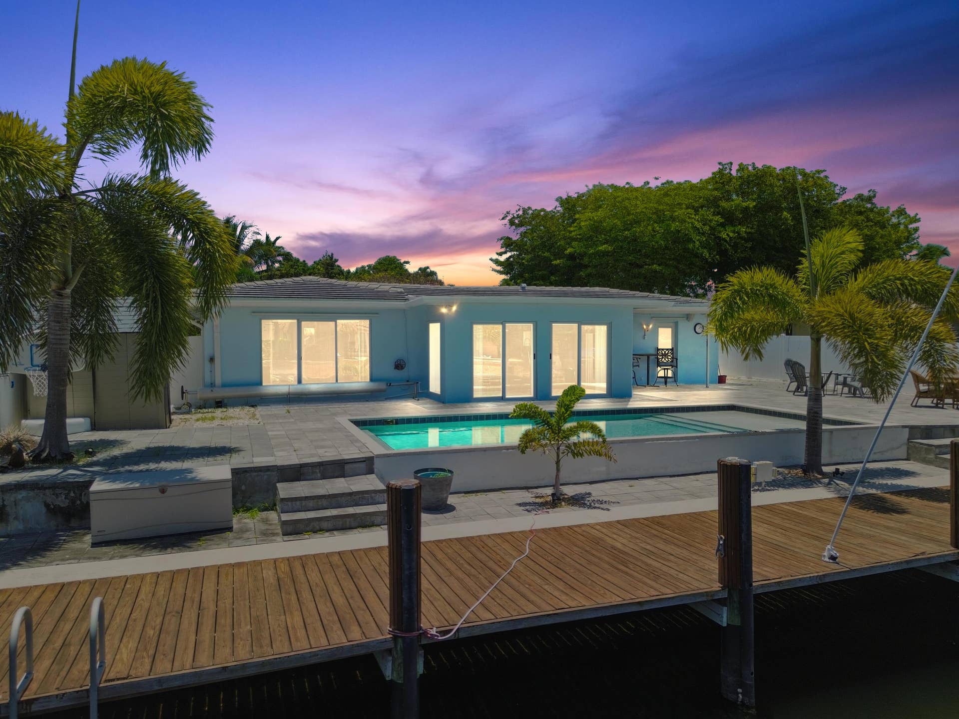 2333 SE 11TH Street, Pompano Beach, Pompano Beach, FL 33062 evening shot 1