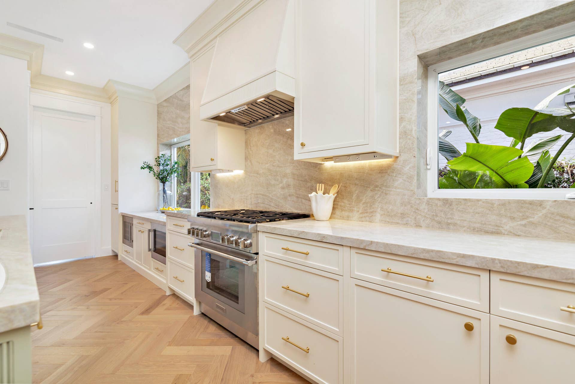 110 Greenwood Drive, West Palm Beach, FL 33405 Kitchen