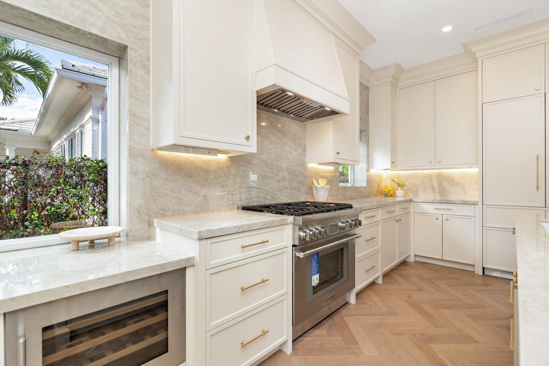 110 Greenwood Drive, West Palm Beach, FL 33405 Kitchen