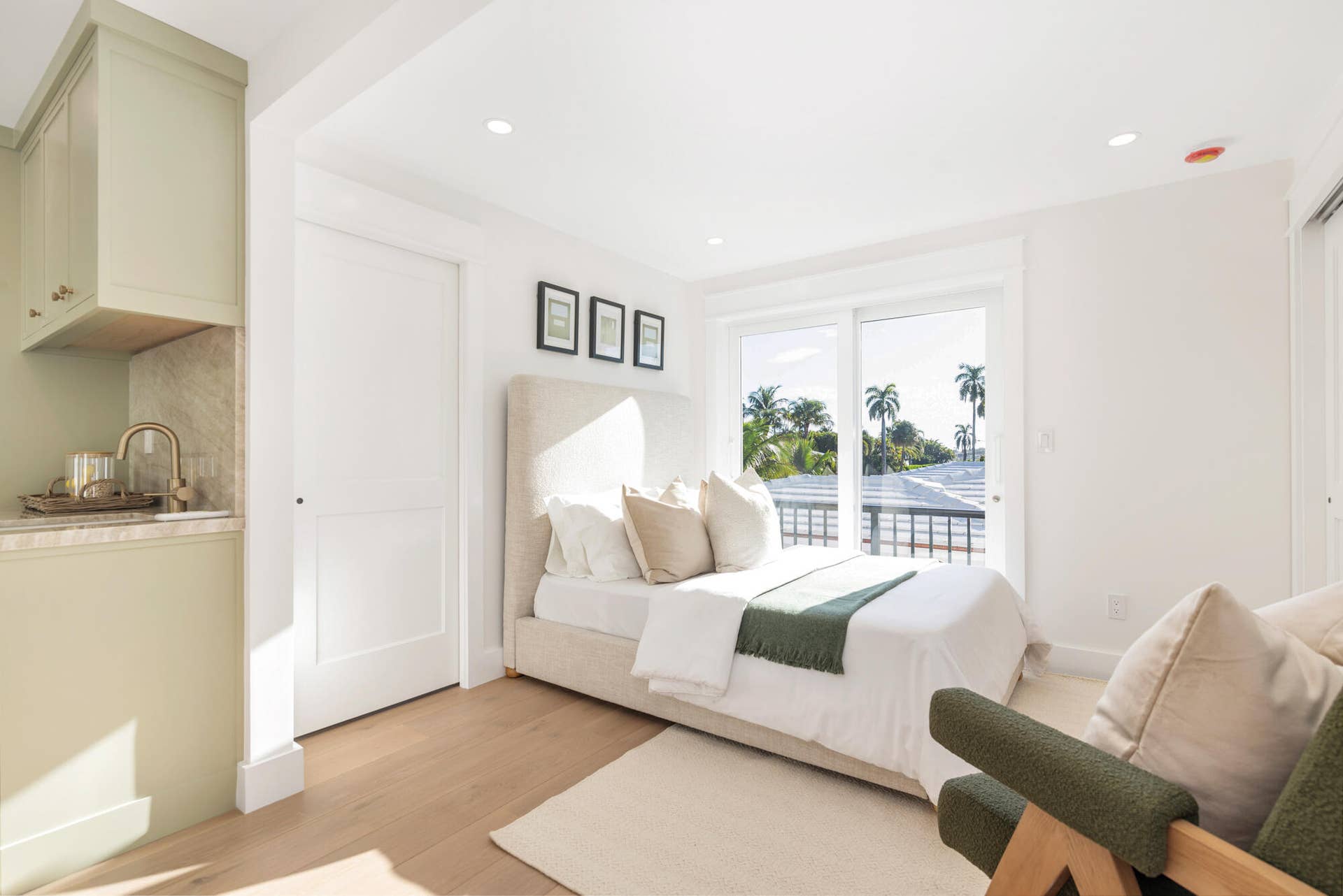 110 Greenwood Drive, West Palm Beach, FL 33405 Guest House