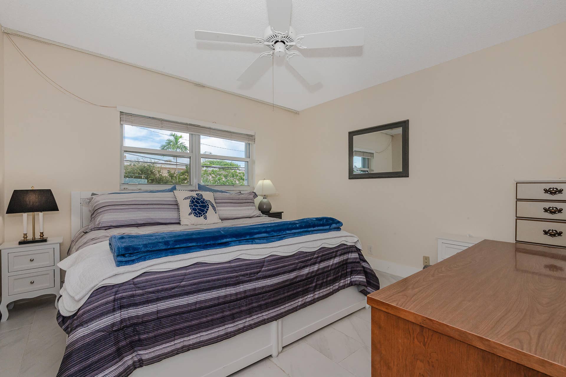 Guest bedroom