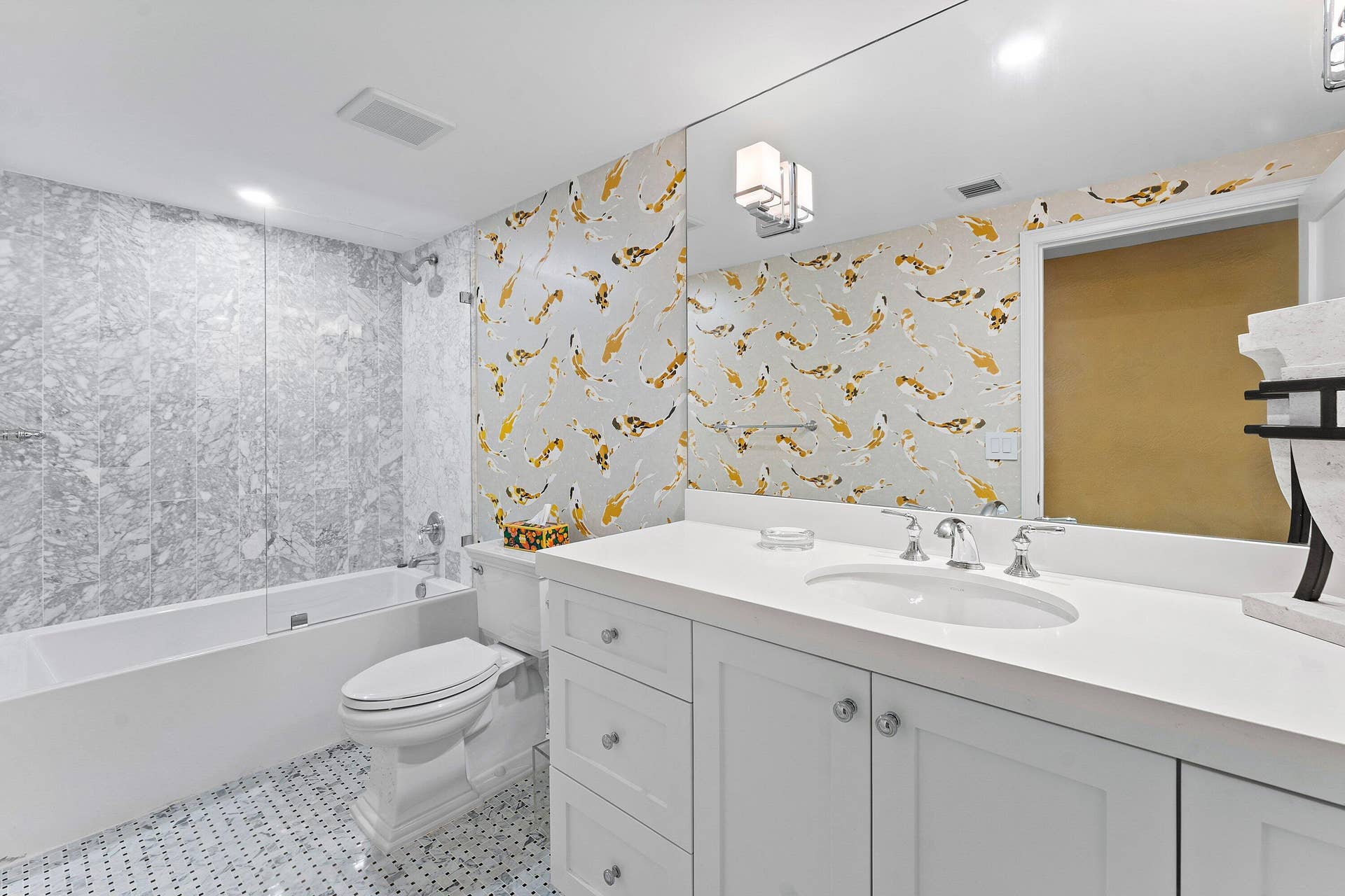 2000 S OCEAN Boulevard, #204S, Palm Beach, FL 33480 BATH 3