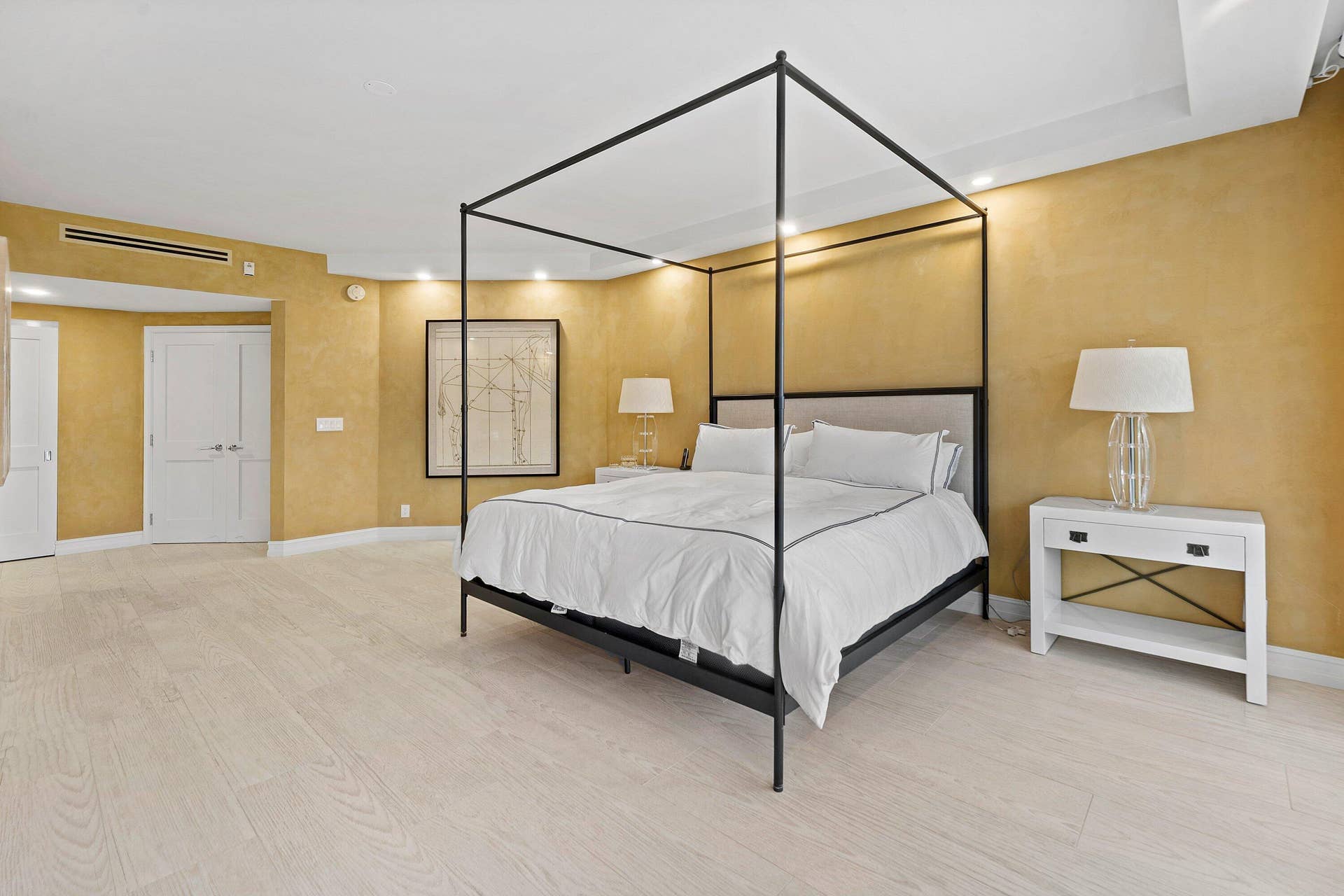 2000 S OCEAN Boulevard, #204S, Palm Beach, FL 33480 PRIMARY