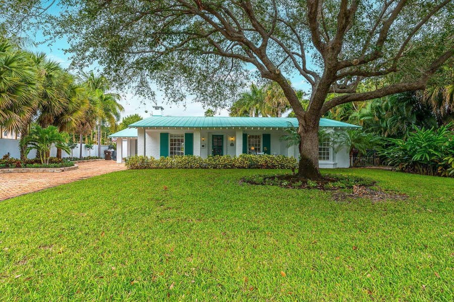 Property photo for 127 MIRAMAR Way, West Palm Beach, FL